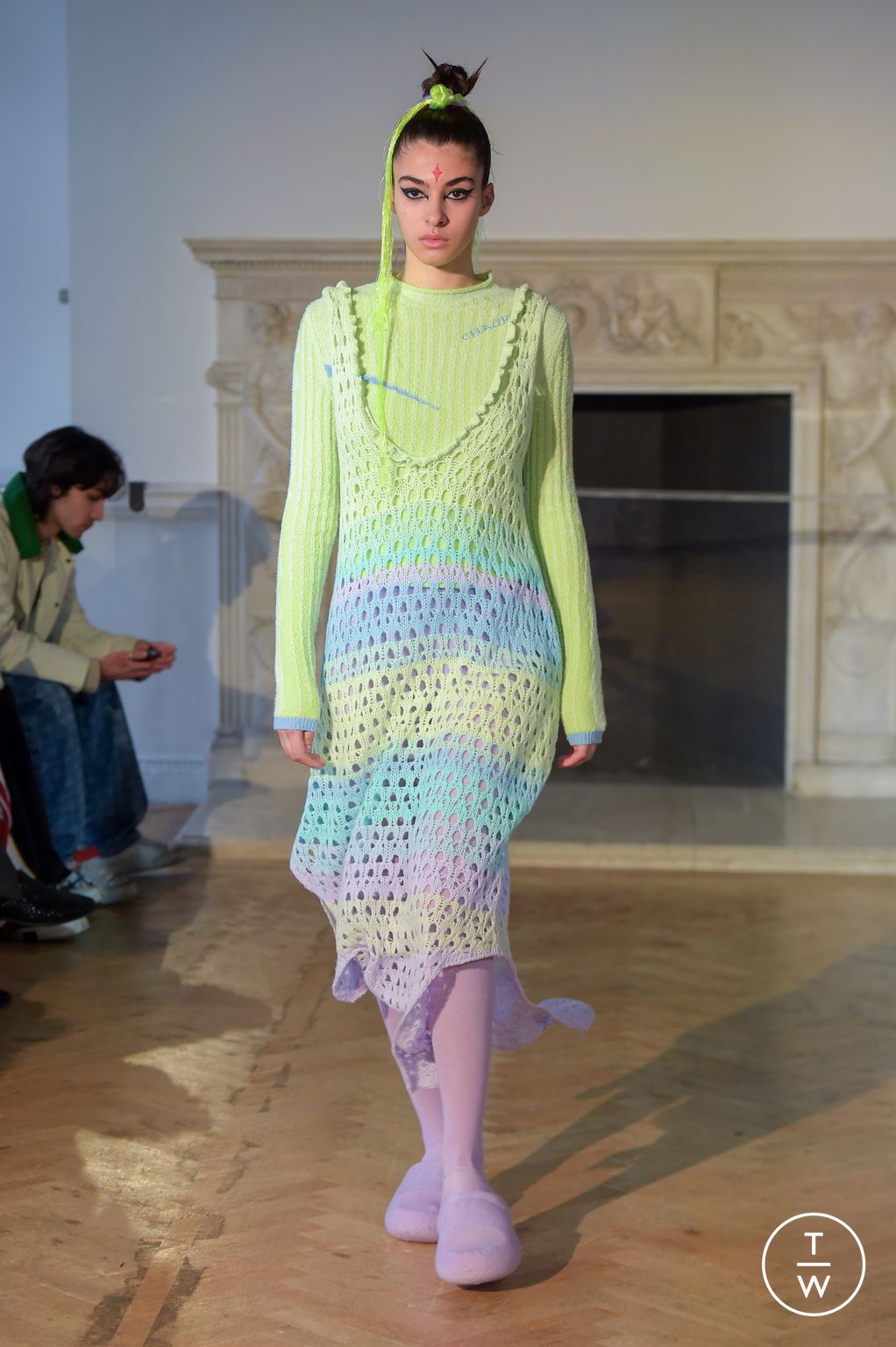 Fashion Week London Fall/Winter 2023 look 28 from the Chau Rising collection 女装