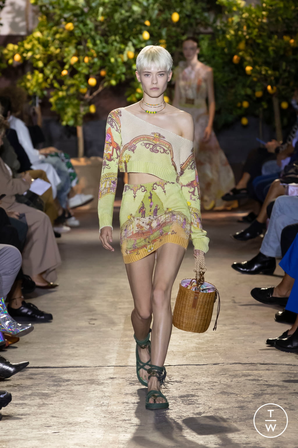 Fashion Week Milan Spring/Summer 2021 look 28 from the Etro collection 女装