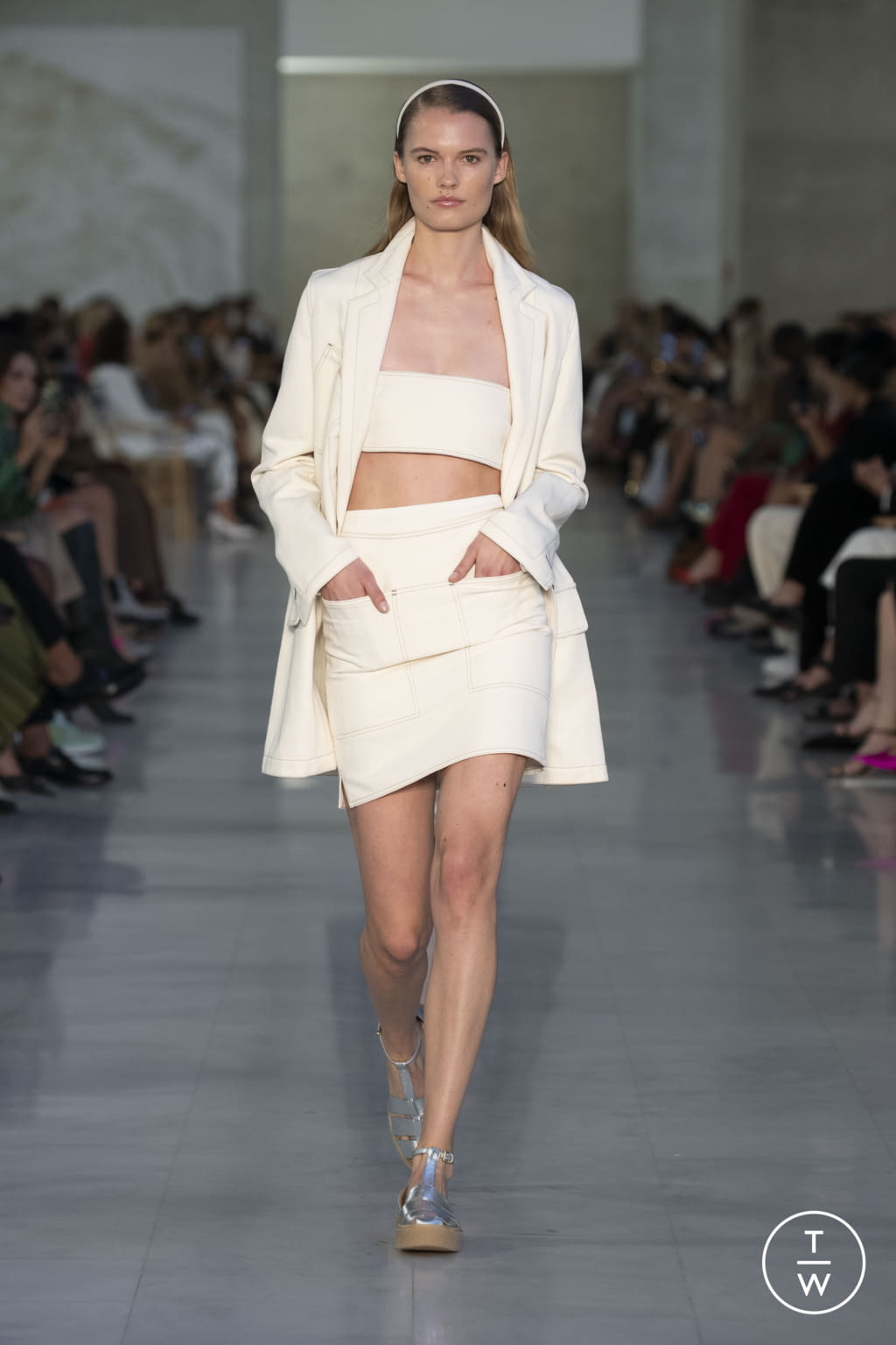Fashion Week Milan Spring/Summer 2022 look 28 de la collection Max Mara womenswear