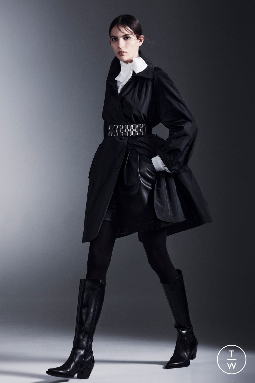 Fashion Week Milan Pre-Fall 2023 look 28 from the Alberta Ferretti collection 女装