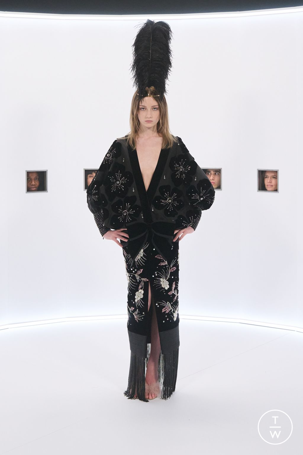 Fashion Week Paris Spring/Summer 2026 look 28 from the Valentino collection couture