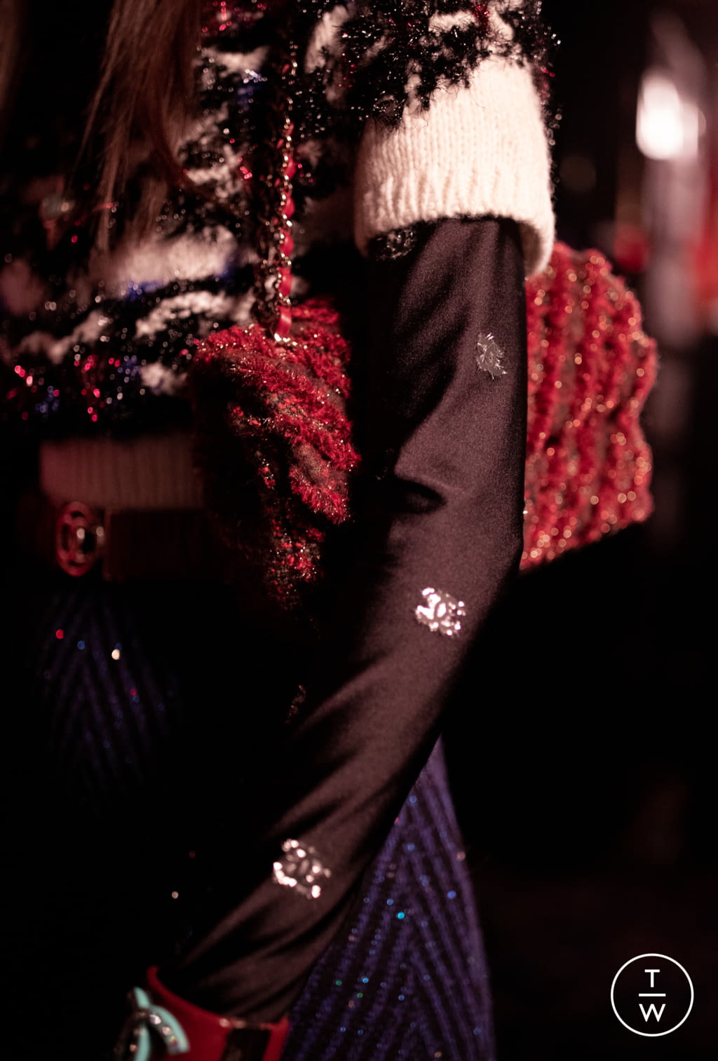 Fashion Week Paris Fall/Winter 2021 look 29 from the Chanel collection womenswear accessories