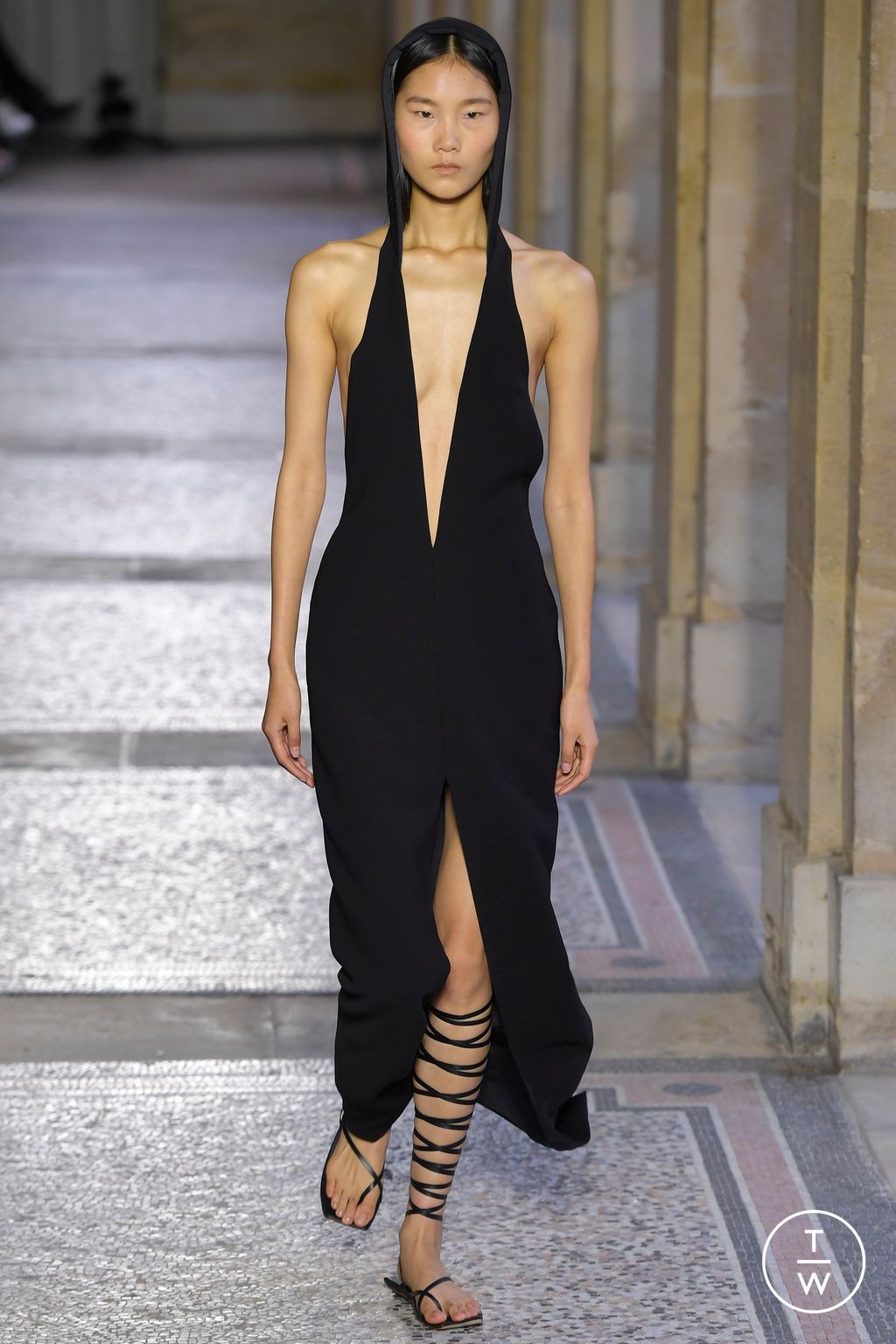 Fashion Week Paris Spring/Summer 2023 look 7 de la collection Monot womenswear