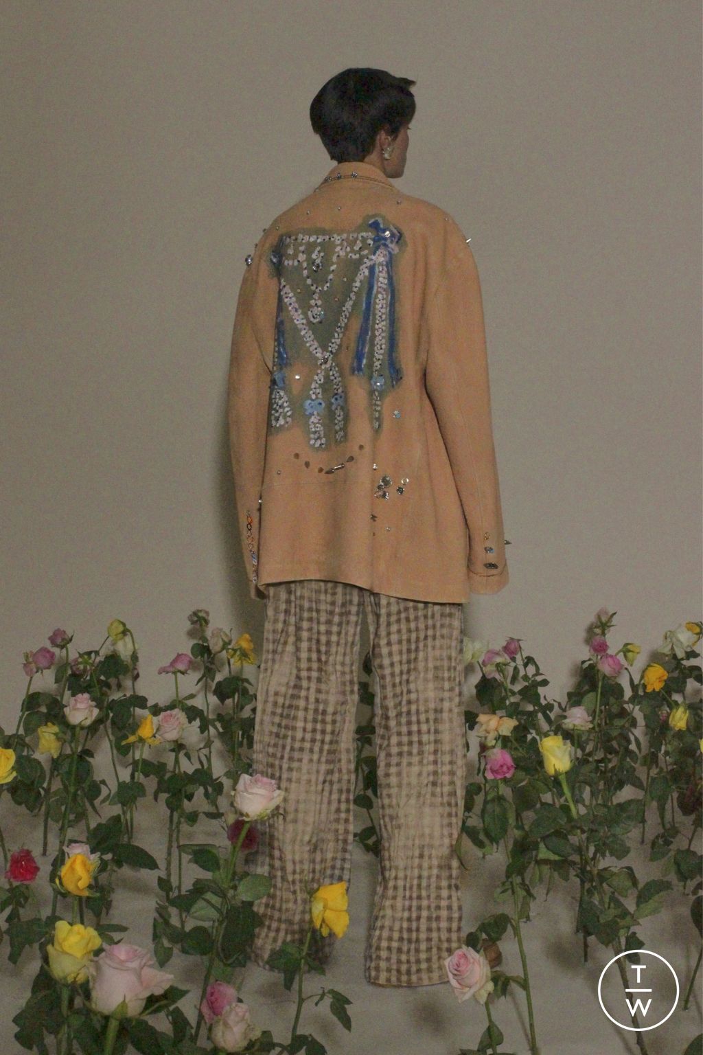 Fashion Week Paris Spring/Summer 2023 look 28 from the Acne Studios collection menswear