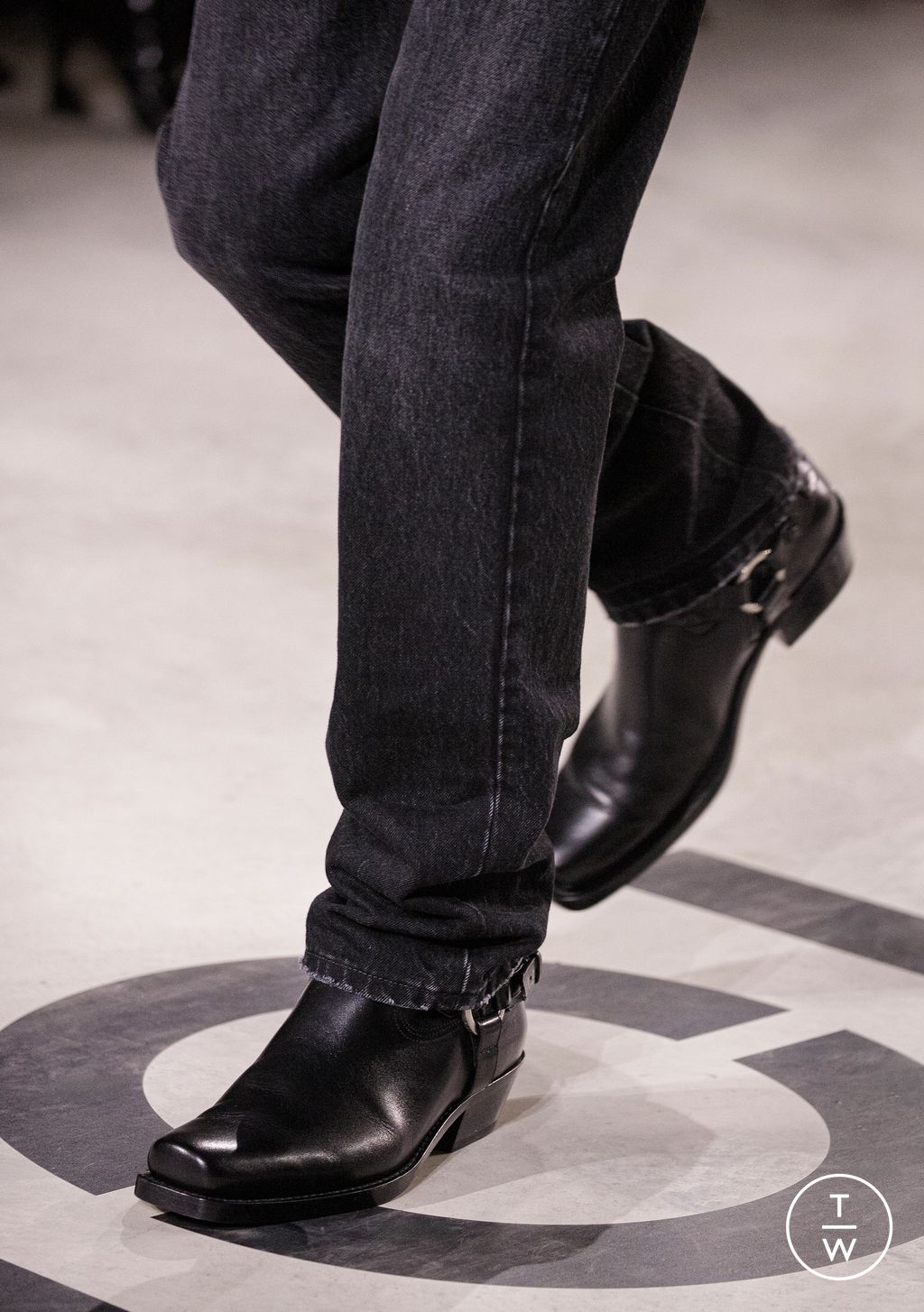 Fashion Week Milan Fall/Winter 2026 look 38 from the Fendi collection womenswear accessories