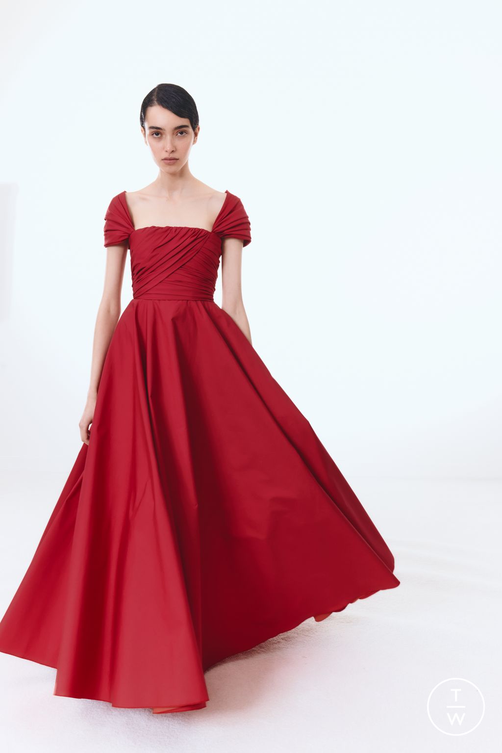 Fashion Week Paris Pre-Fall 2025 look 28 from the Giambattista Valli collection 女装