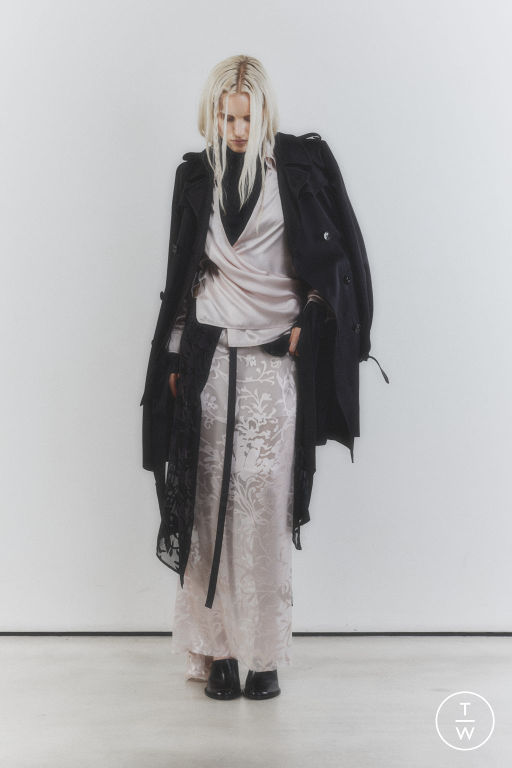 Fashion Week Paris Resort 2026 look 29 from the Ann Demeulemeester collection 女装