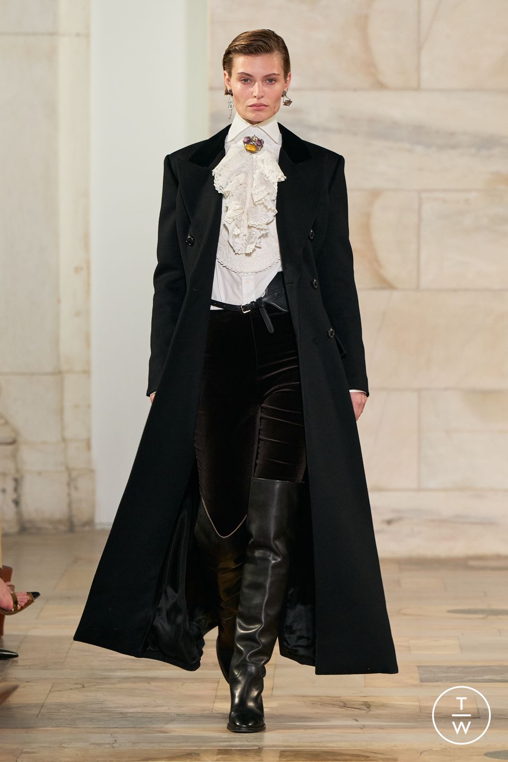 Fashion Week New York Fall/Winter 2025 look 29 from the Ralph Lauren collection womenswear