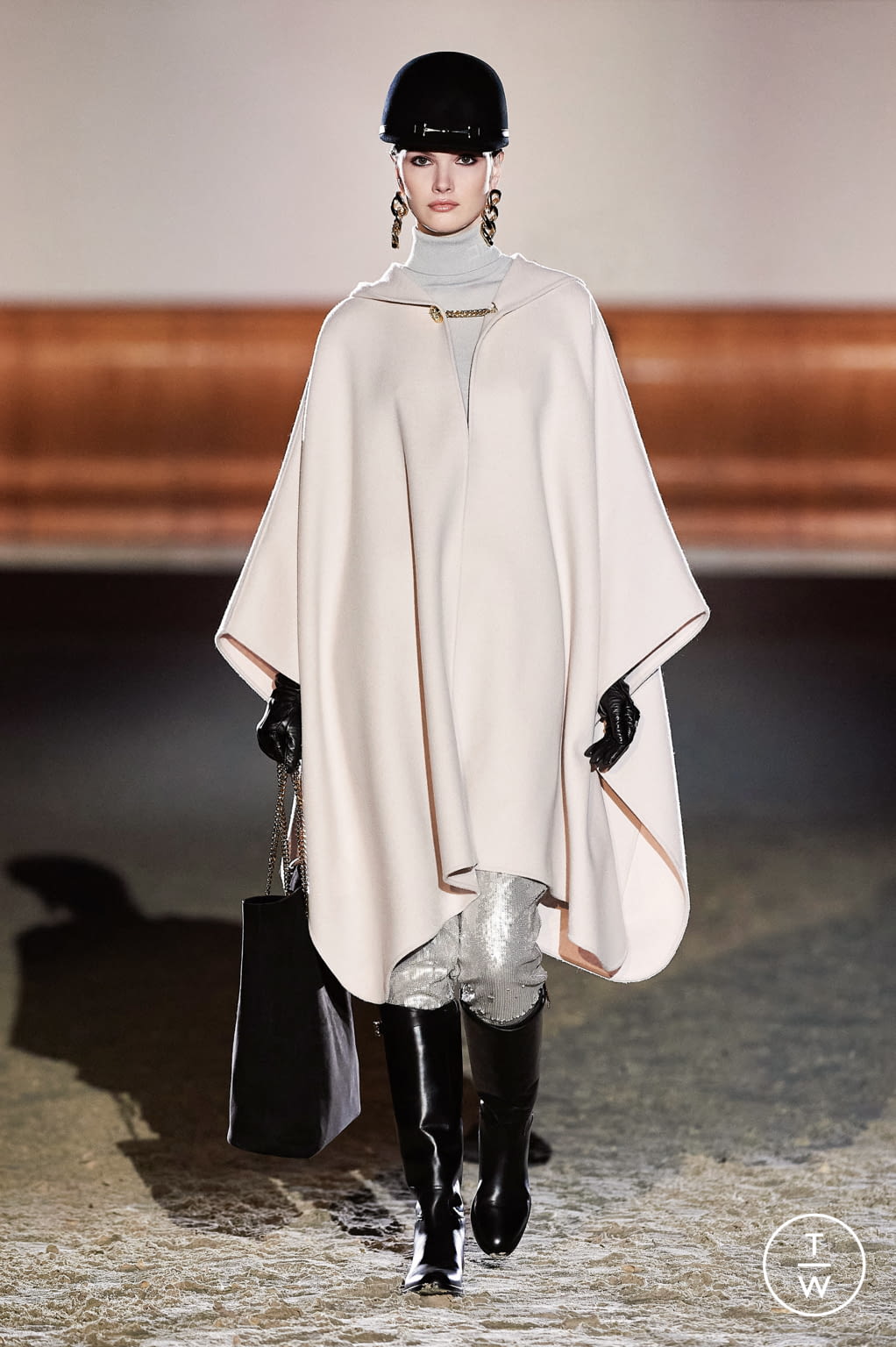 Fashion Week Milan Fall/Winter 2021 look 29 de la collection Elisabetta Franchi womenswear