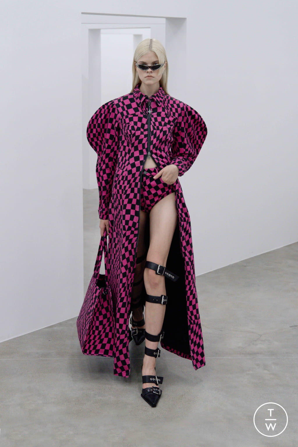 Fashion Week Milan Spring/Summer 2022 look 29 from the Annakiki collection 女装