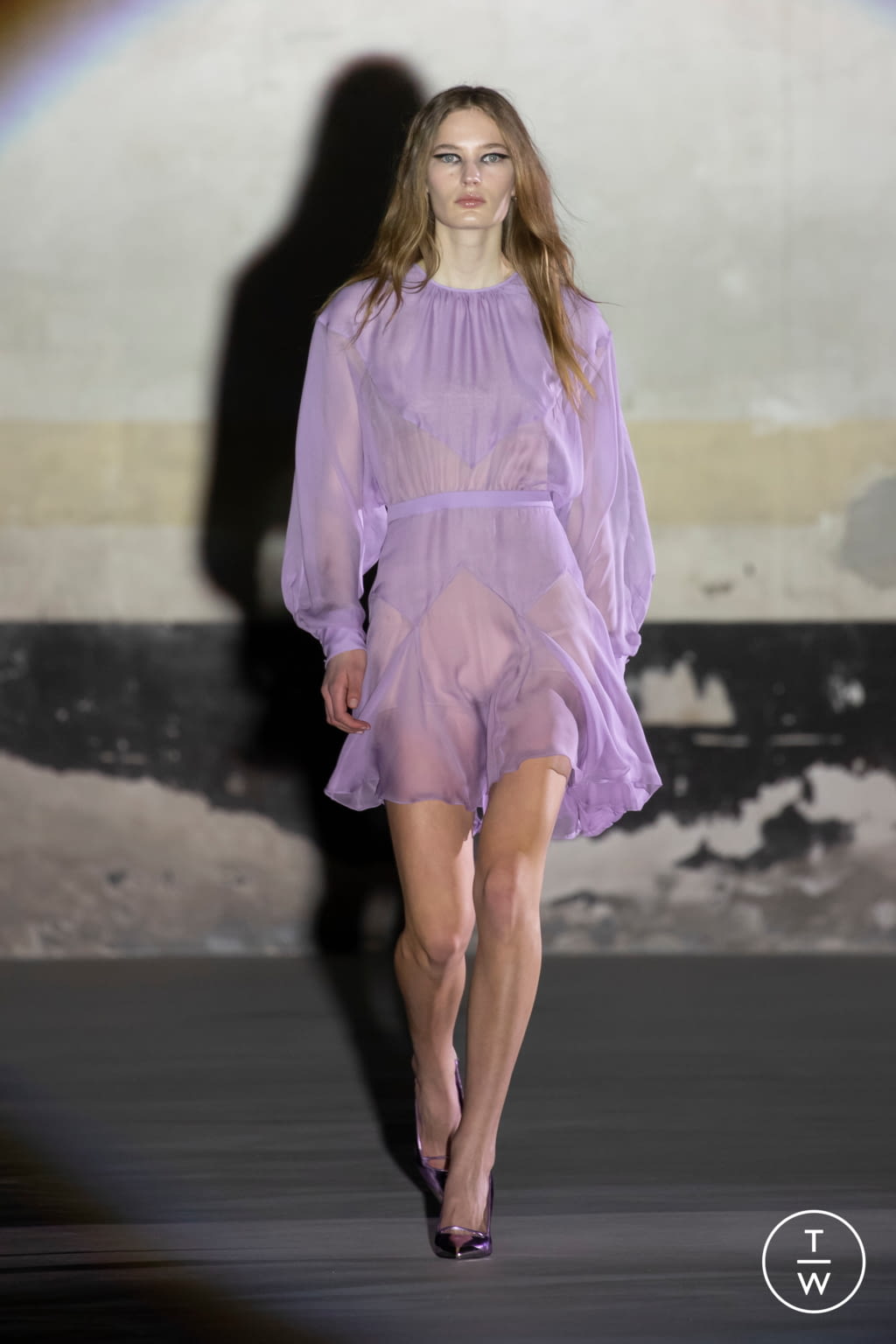 Fashion Week Milan Fall/Winter 2021 look 29 from the N°21 collection 女装