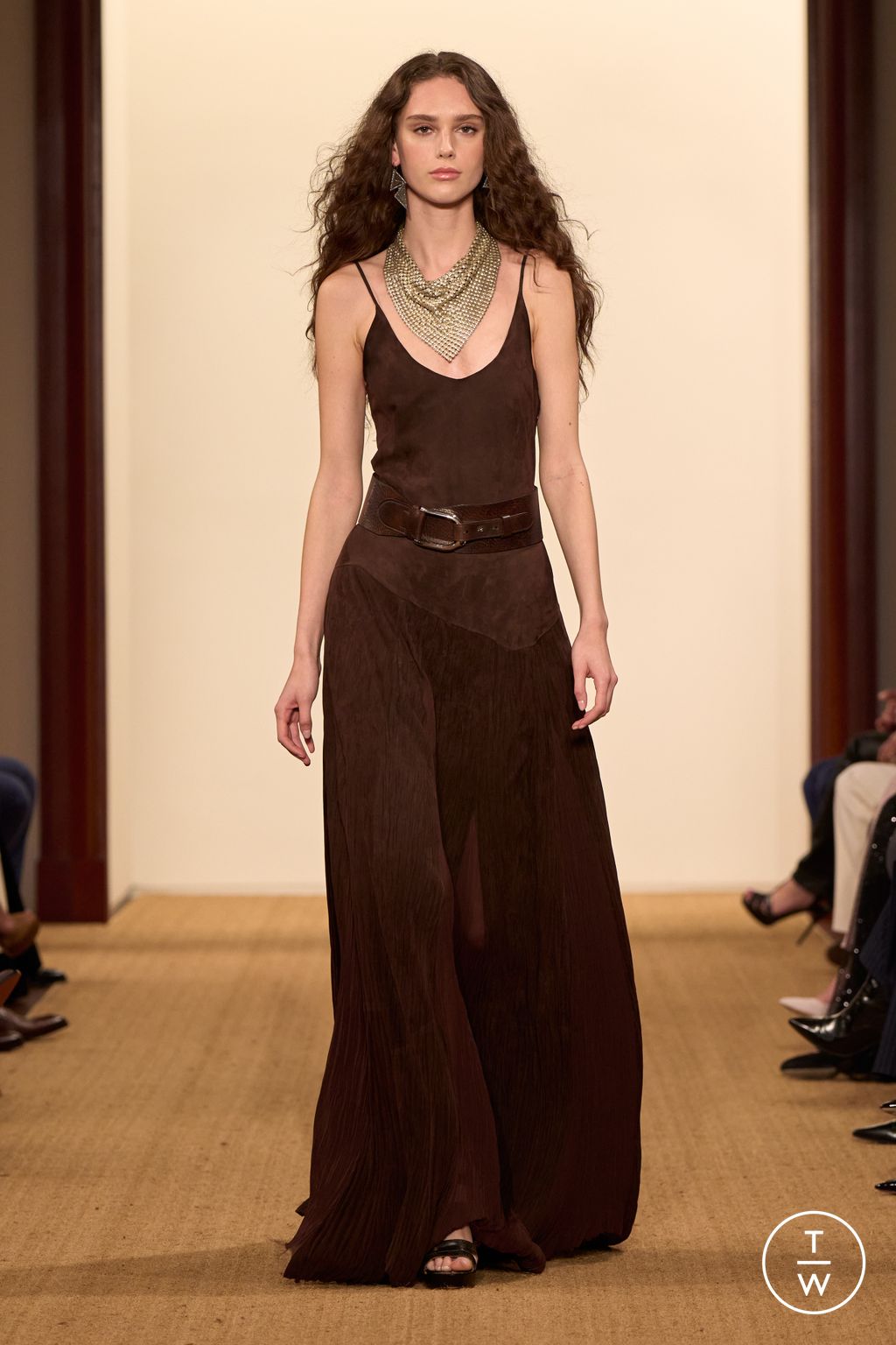 Fashion Week New York Fall/Winter 2024 look 29 from the Ralph Lauren collection 女装