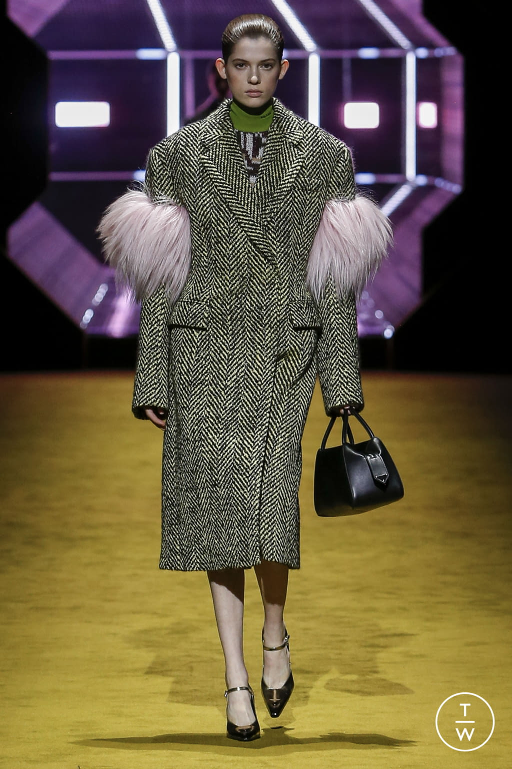 Fashion Week Milan Fall/Winter 2022 look 29 from the Prada collection 女装