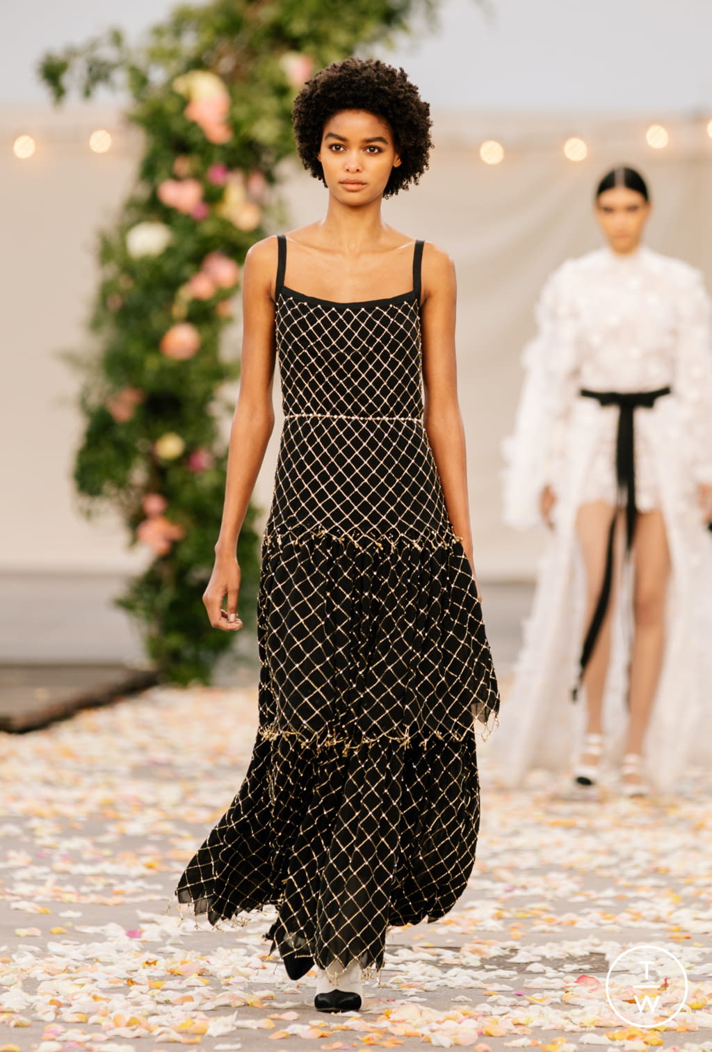 Fashion Week Paris Spring/Summer 2021 look 29 from the Chanel collection 高级定制