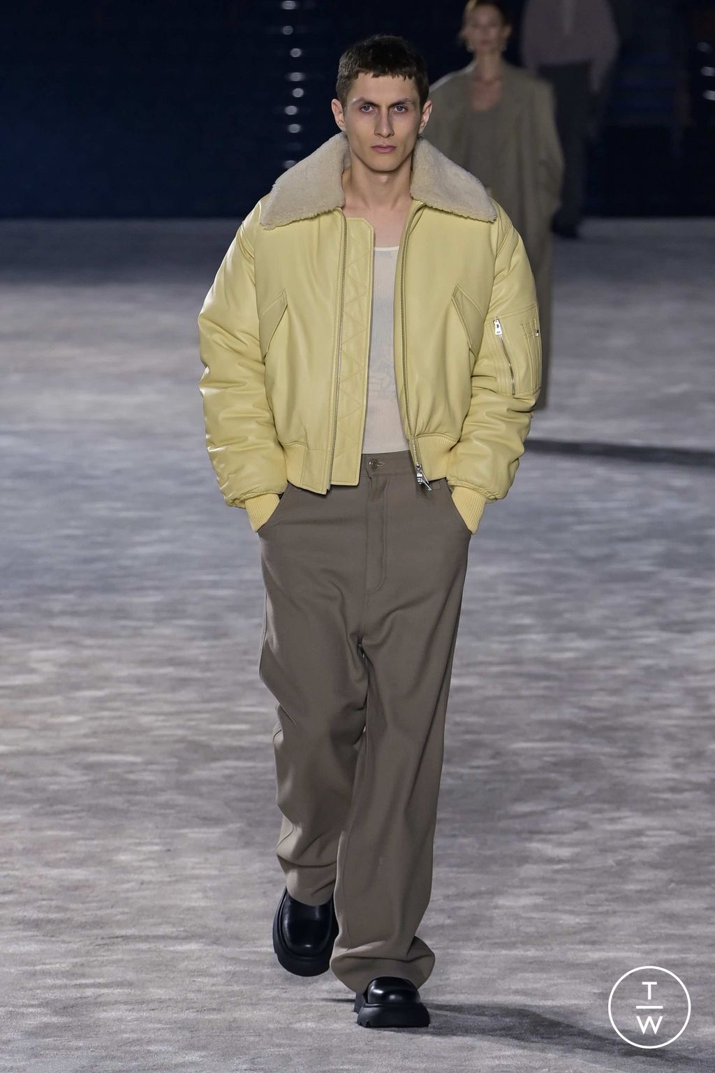Fashion Week Paris Fall/Winter 2023 look 25 from the Ami collection menswear