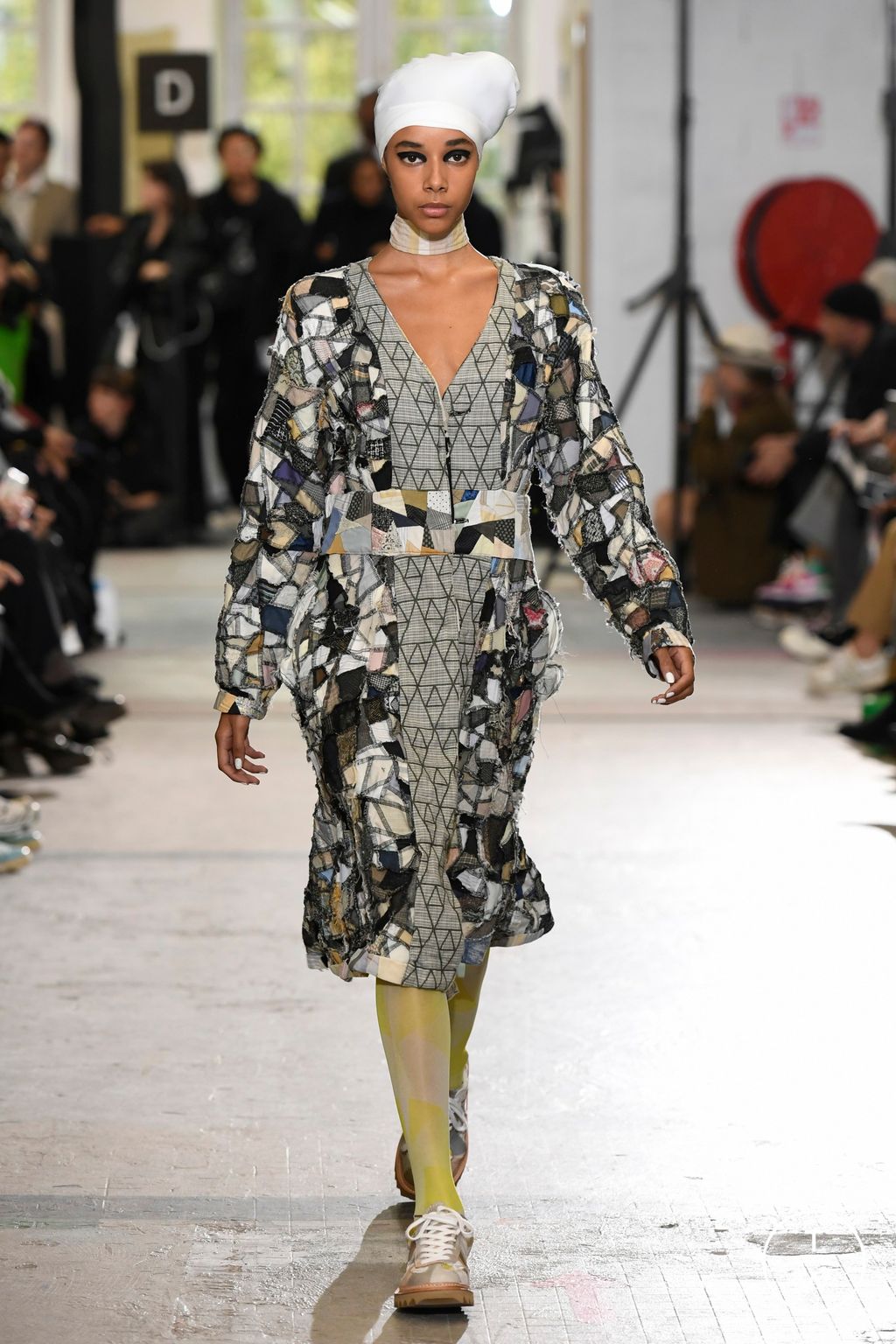 Fashion Week Paris Spring/Summer 2023 look 32 from the Anrealage collection womenswear