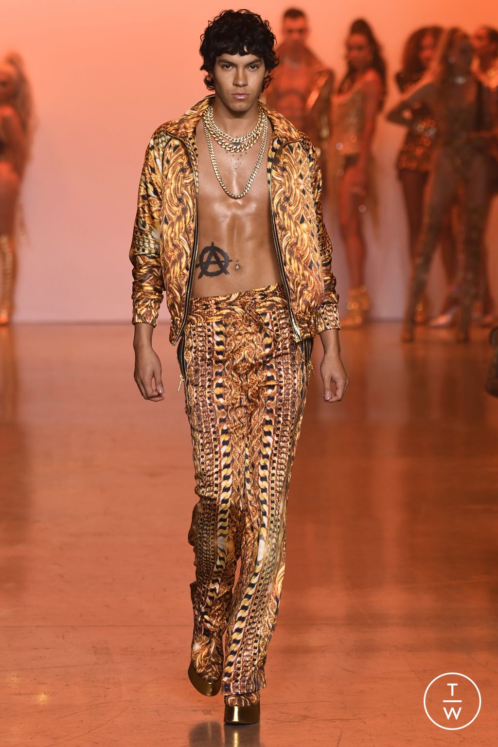 Fashion Week New York Spring/Summer 2023 look 22 de la collection The Blonds womenswear