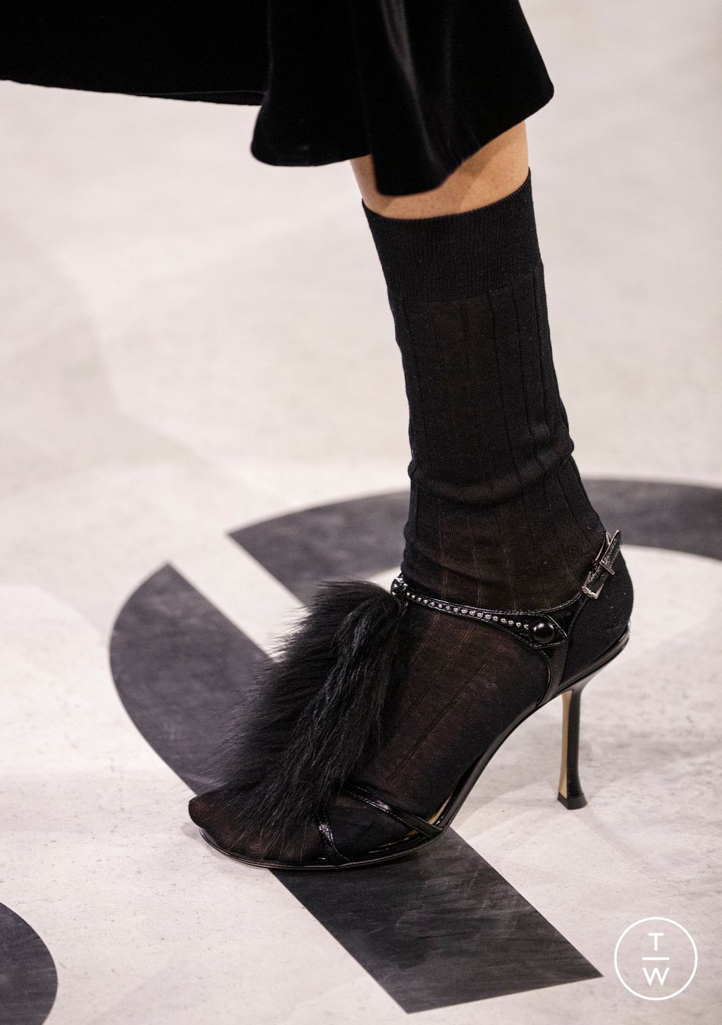 Fashion Week Milan Fall/Winter 2026 look 40 from the Fendi collection womenswear accessories