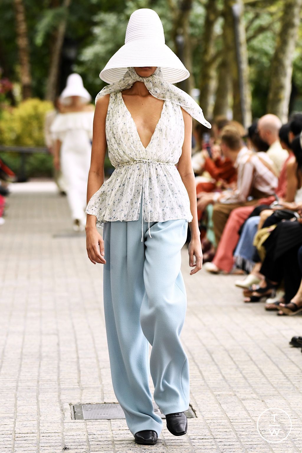 Fashion Week New York Spring/Summer 2023 look 23 de la collection Adam Lippes womenswear
