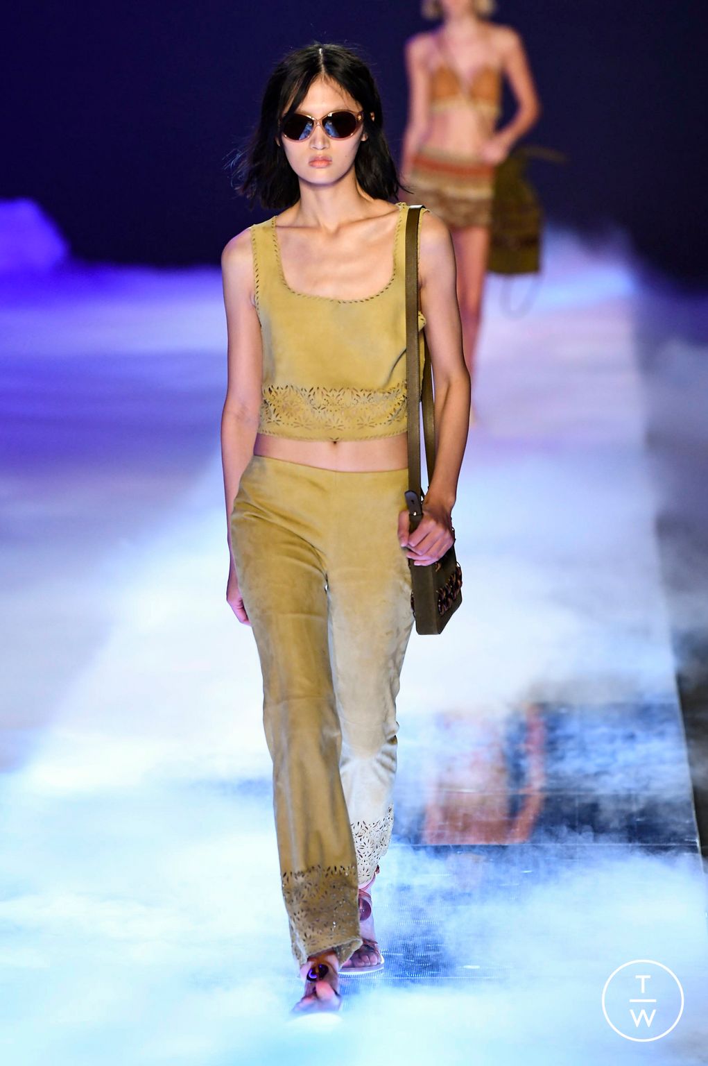 Fashion Week Milan Spring/Summer 2023 look 23 from the Alberta Ferretti collection 女装