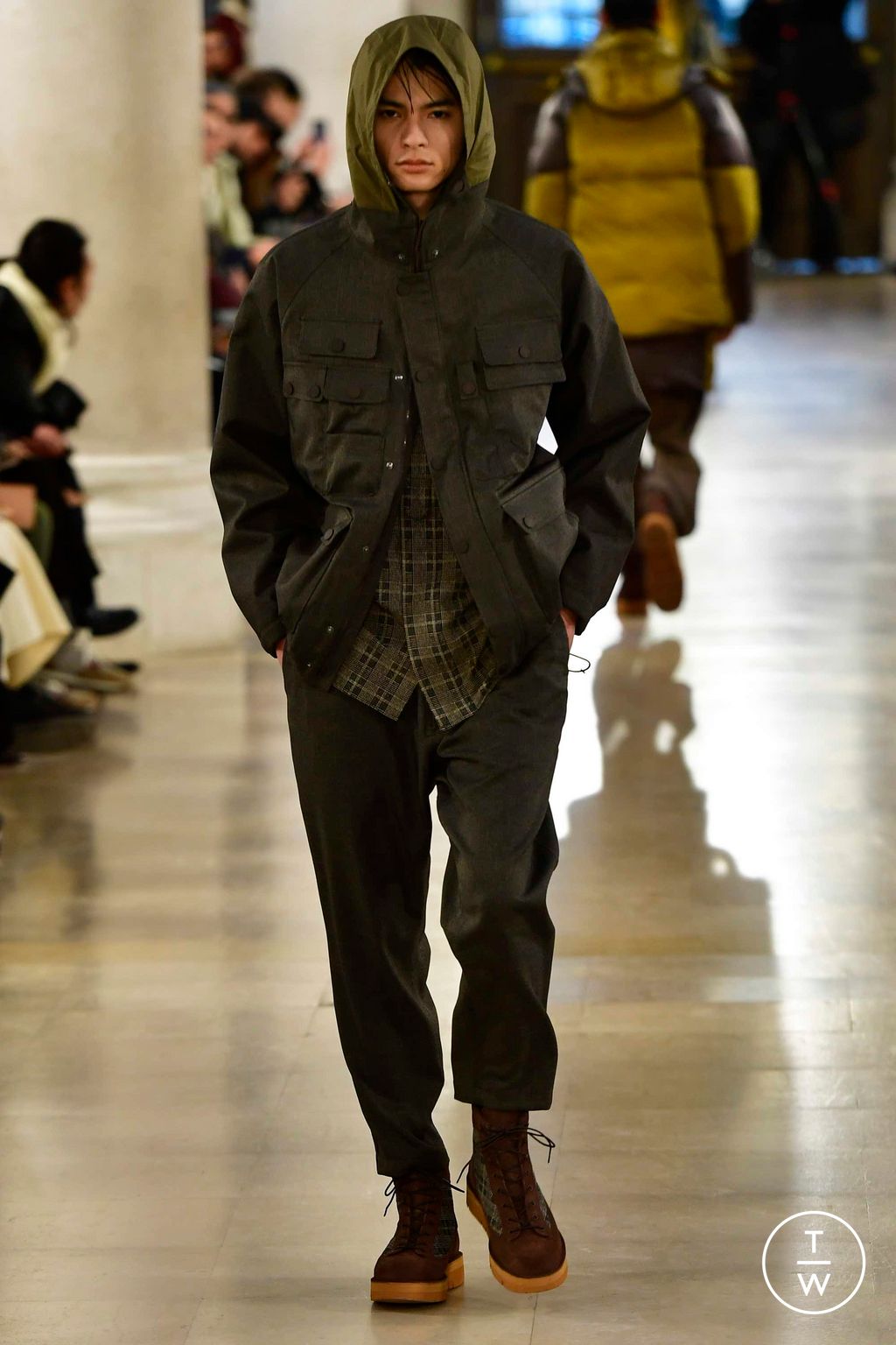 Fashion Week Paris Fall/Winter 2023 look 22 from the White Mountaineering collection menswear