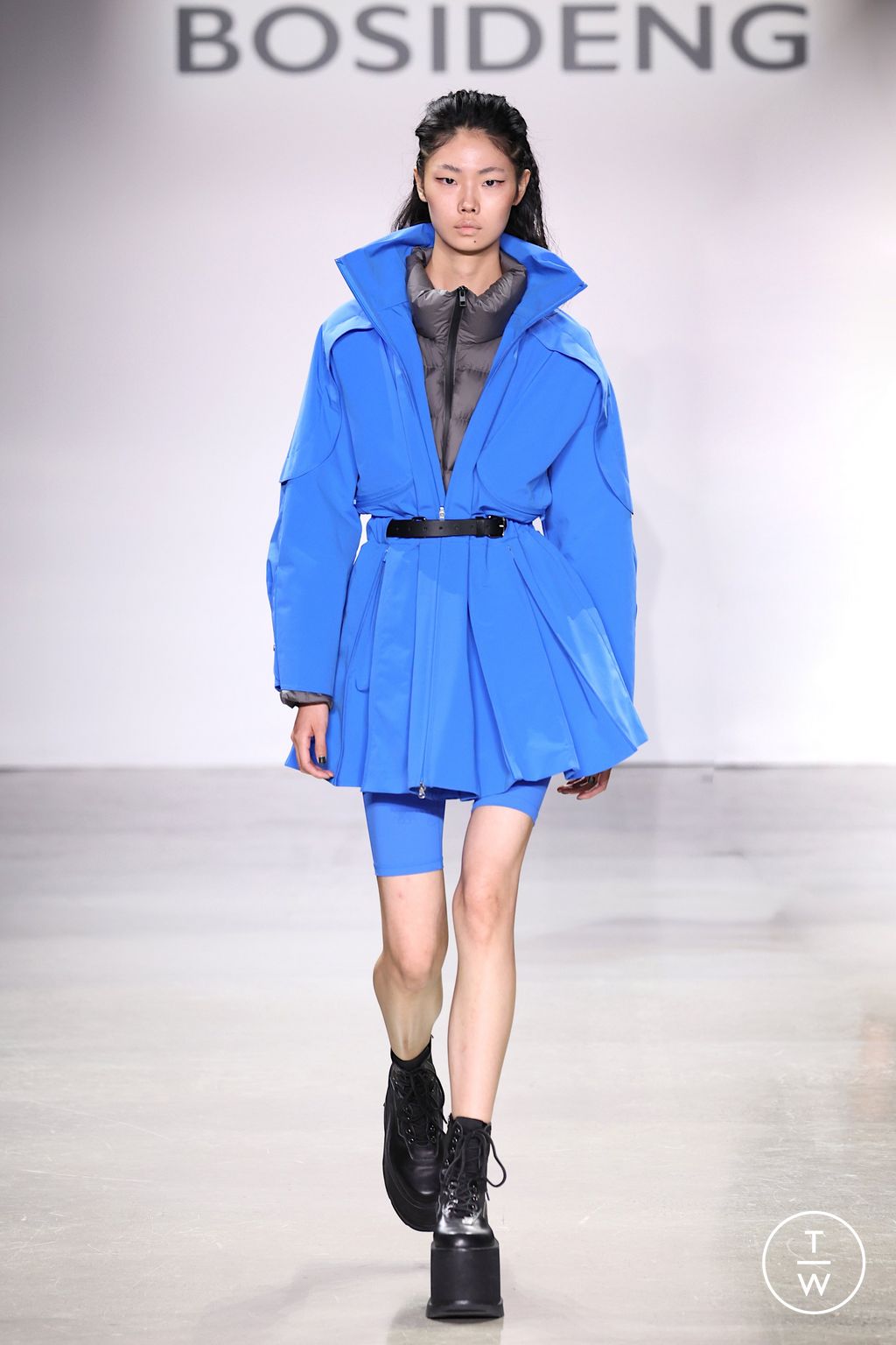 Fashion Week New York Spring/Summer 2023 look 32 de la collection Bosideng womenswear