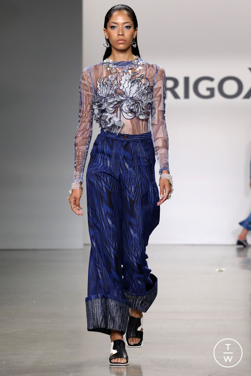 Fashion Week New York Spring/Summer 2023 look 55 from the Erigo collection 女装