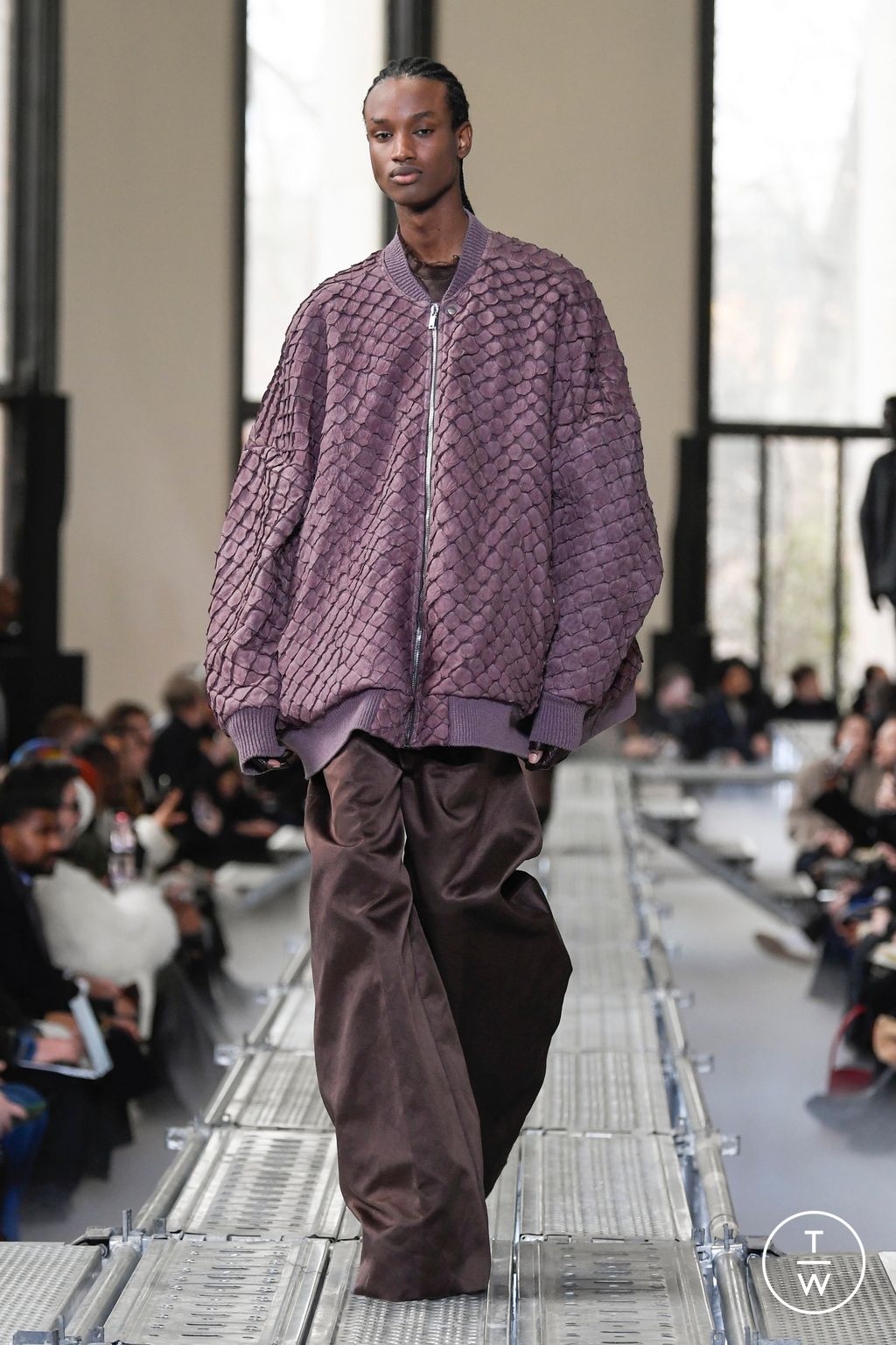Fashion Week Paris Fall/Winter 2023 look 20 de la collection Rick Owens menswear