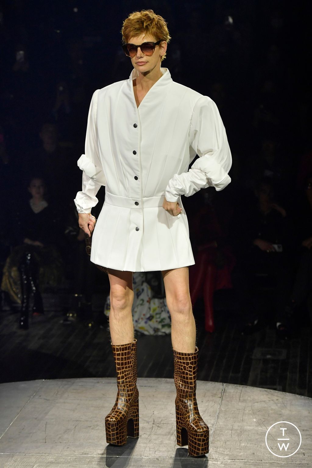 Fashion Week Paris Spring/Summer 2023 look 7 from the Andreas Kronthaler for Vivienne Westwood collection womenswear