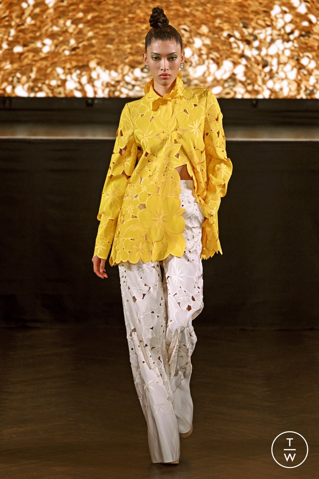 Fashion Week New York Spring/Summer 2023 look 21 from the Naeem Khan collection womenswear