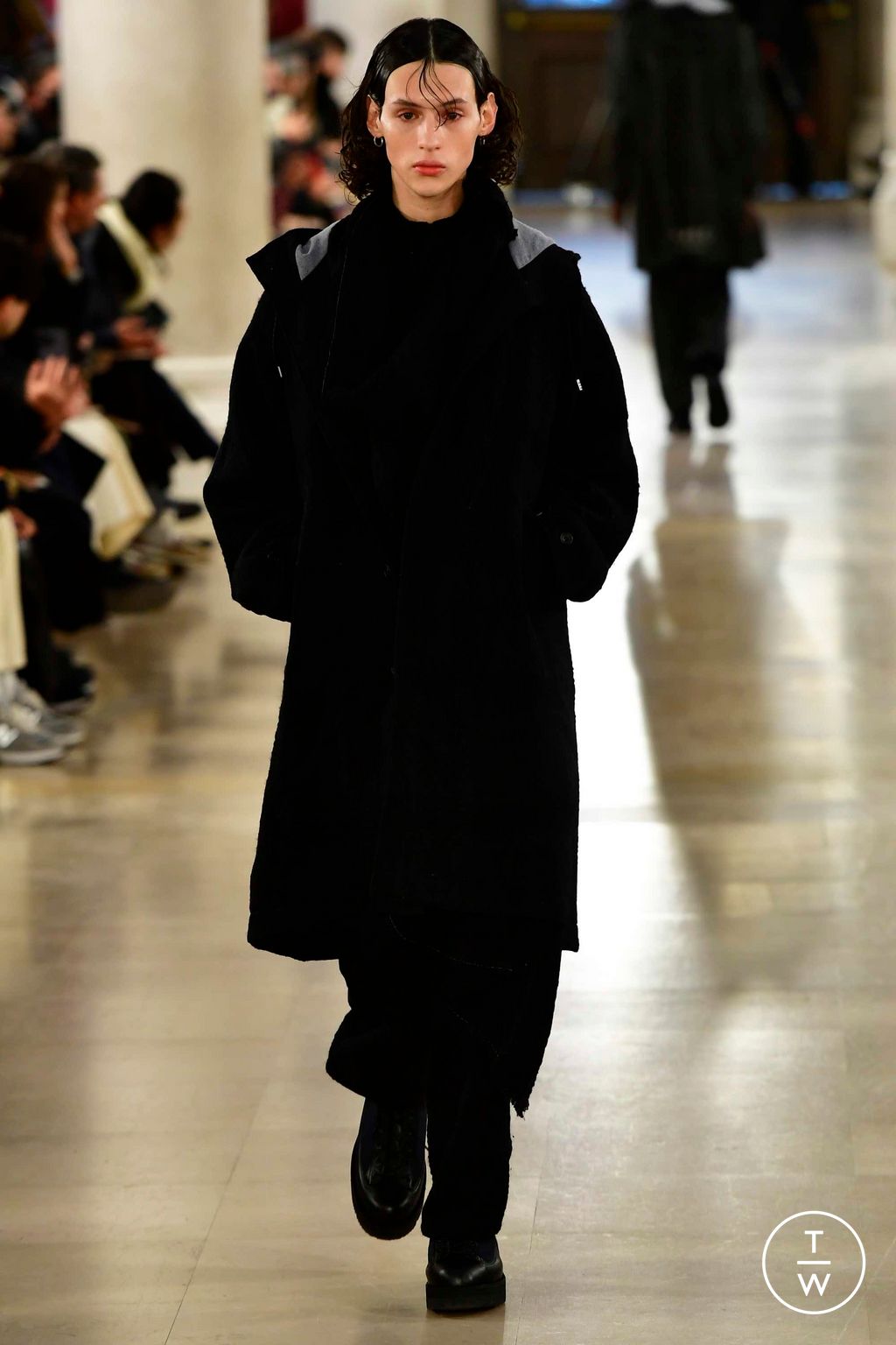 Fashion Week Paris Fall/Winter 2023 look 33 from the White Mountaineering collection menswear