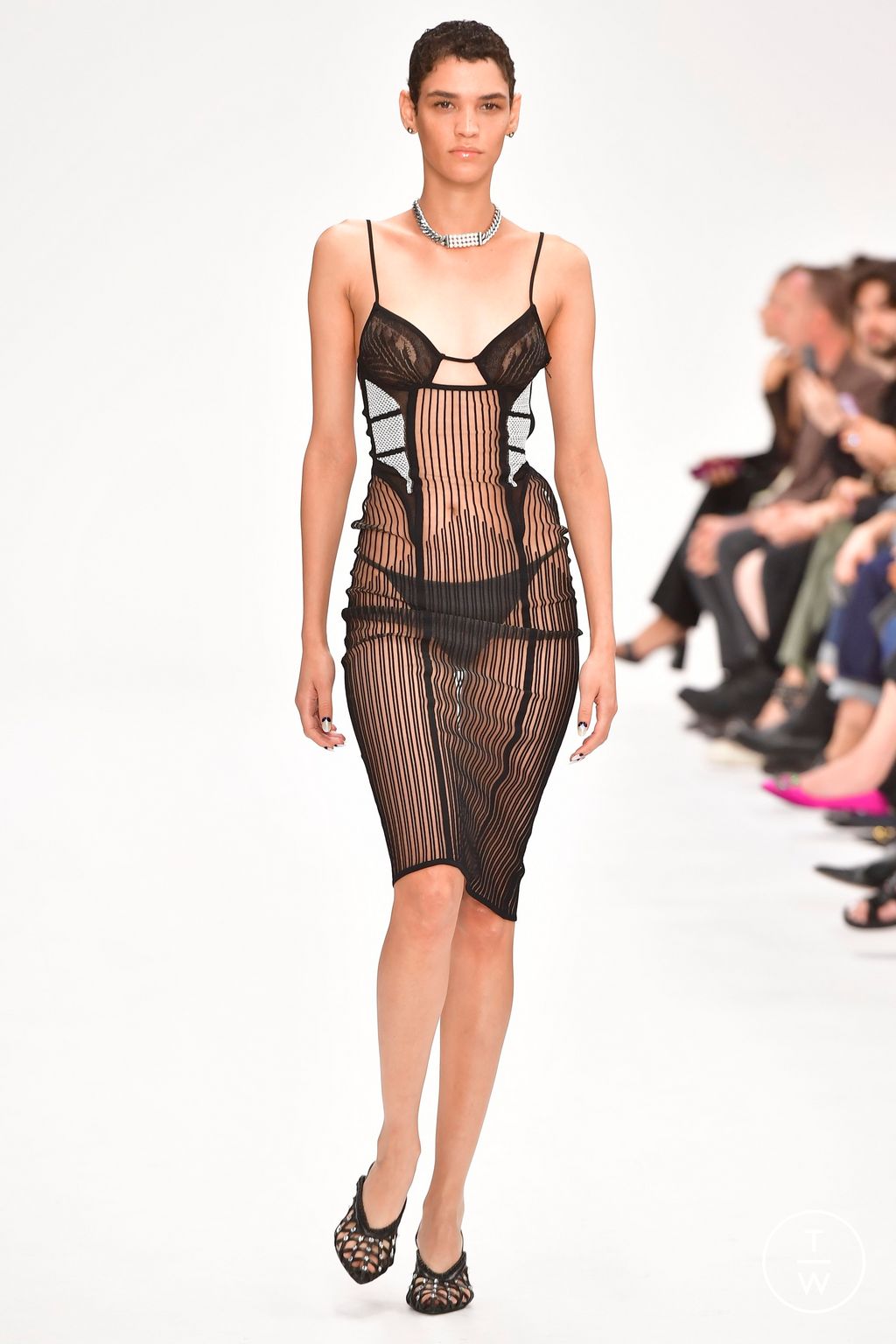 Fashion Week London Spring/Summer 2023 look 13 de la collection Nensi Dojaka womenswear