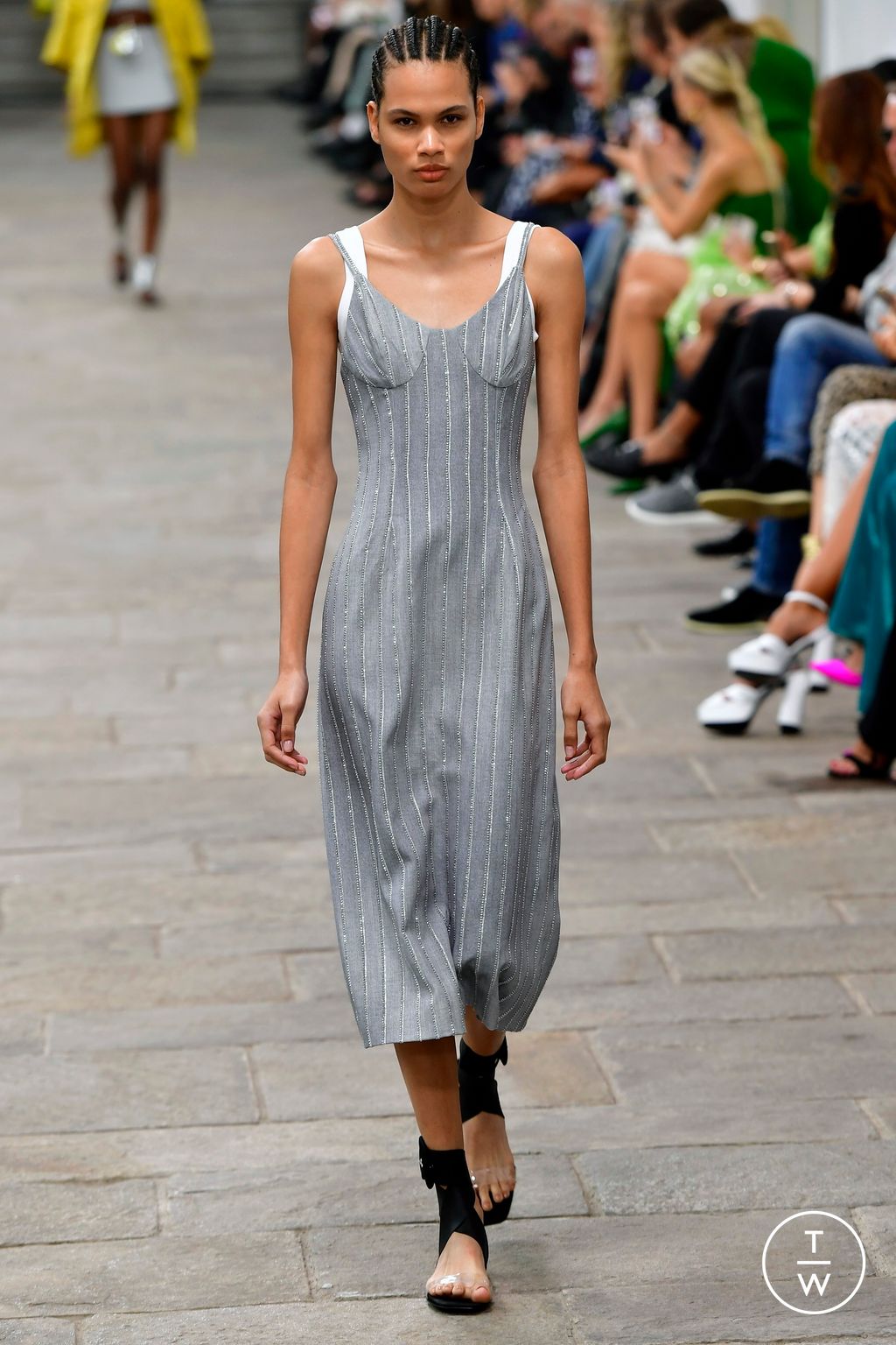 Fashion Week Milan Spring/Summer 2023 look 3 de la collection Ermanno Scervino womenswear