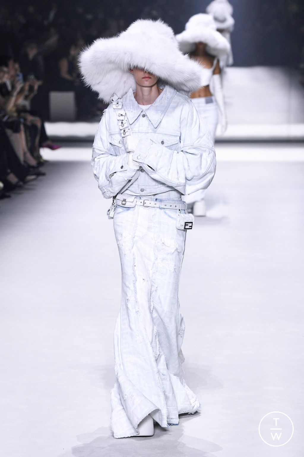 Fashion Week New York Resort 2023 look 44 from the Fendi collection 女装