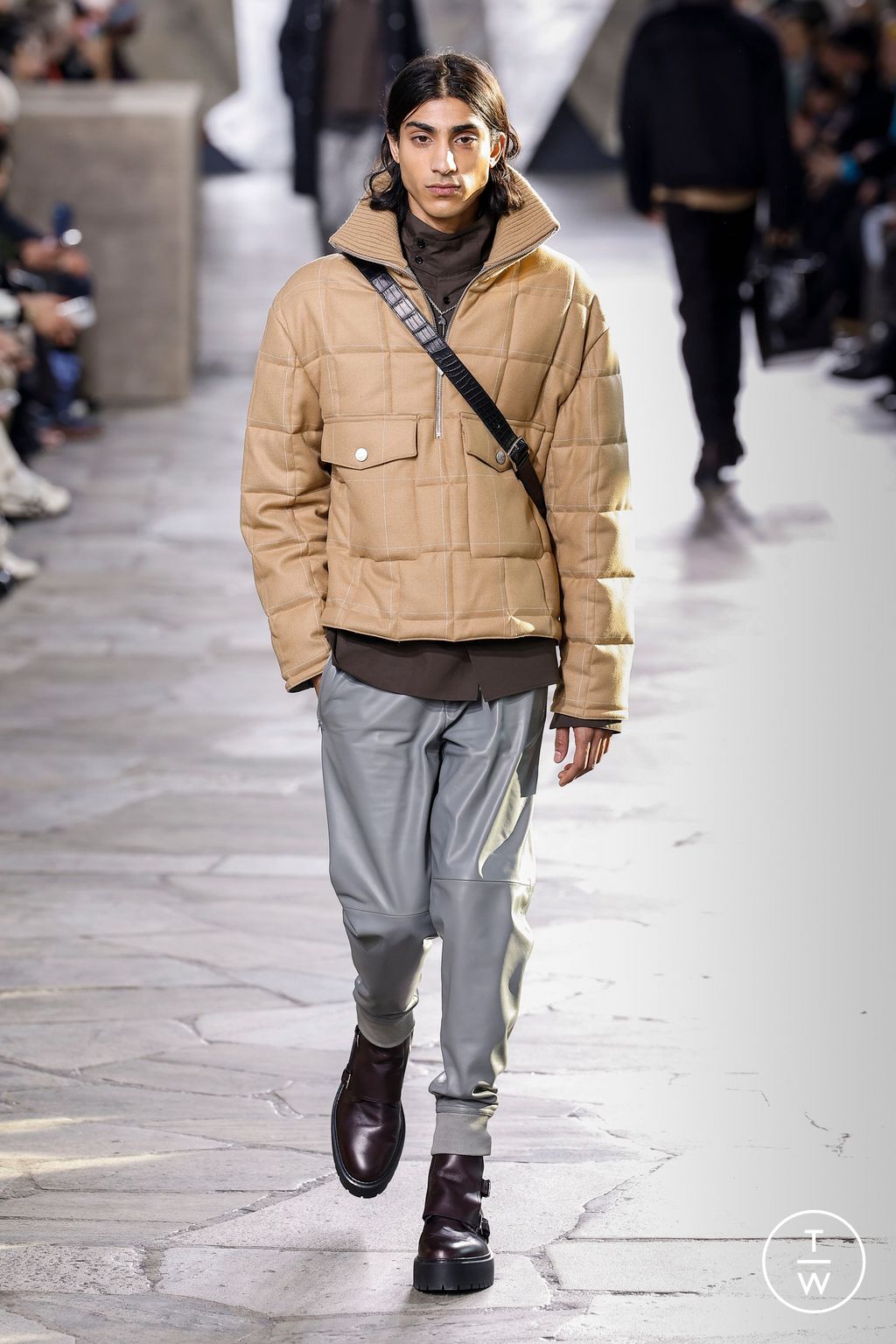 Fashion Week Paris Fall/Winter 2023 look 22 de la collection Hermès menswear