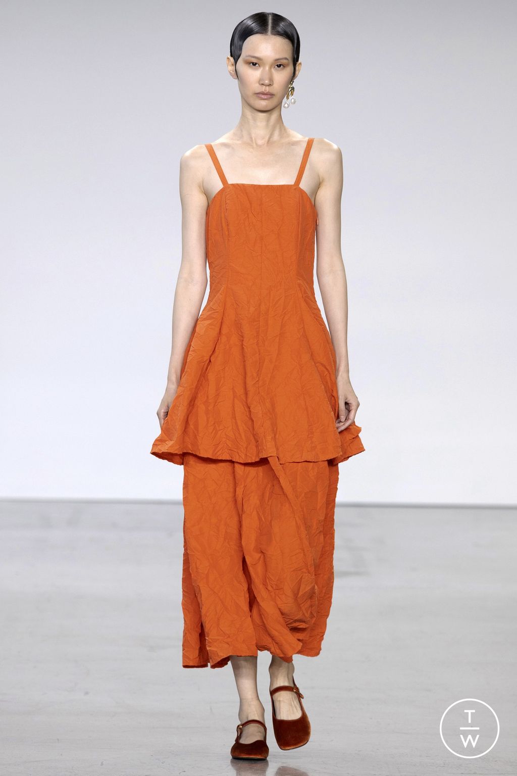 Fashion Week New York Spring/Summer 2023 look 39 de la collection Deveaux womenswear
