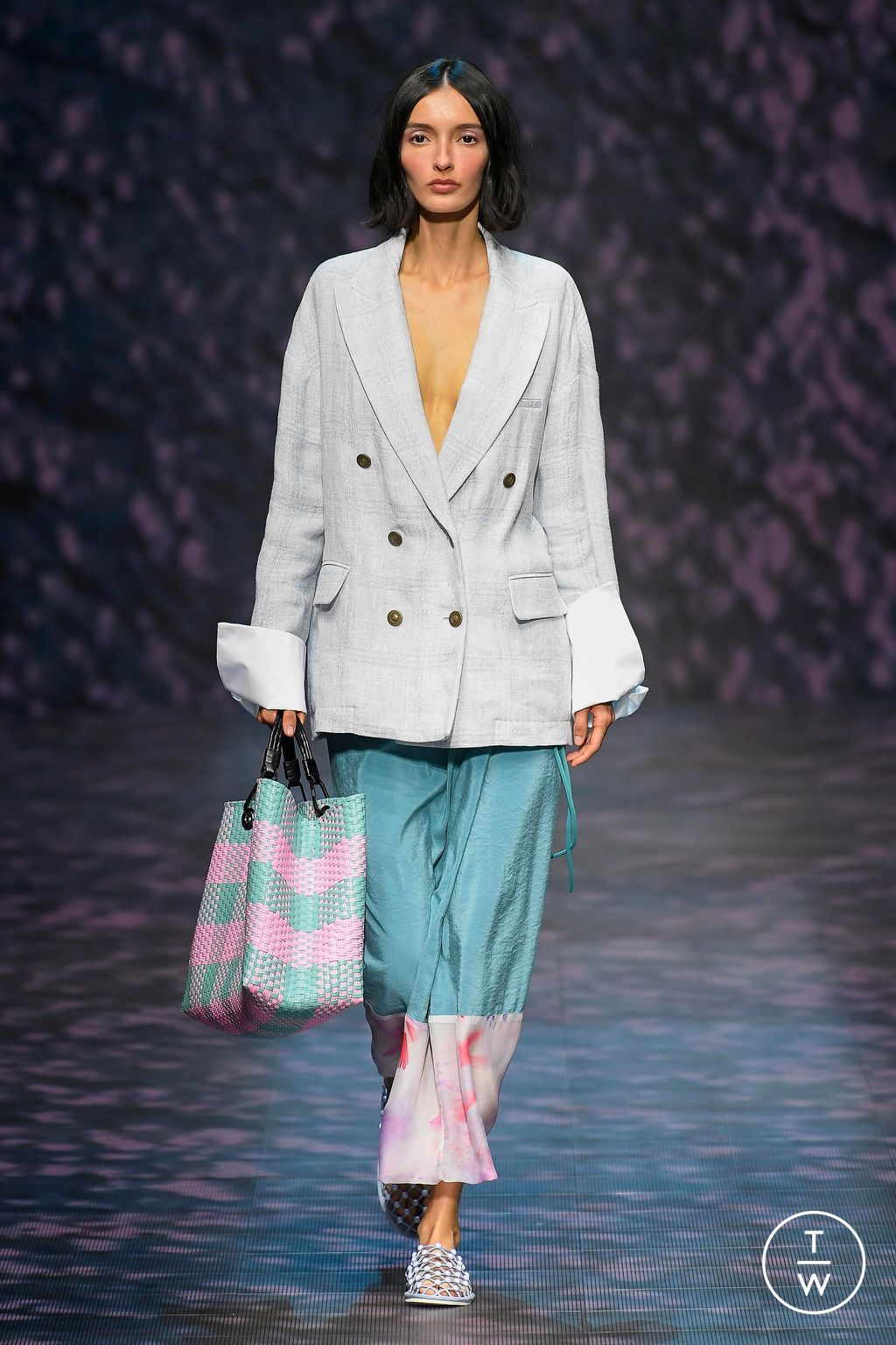 Fashion Week Milan Spring/Summer 2023 look 24 from the Emporio Armani collection womenswear