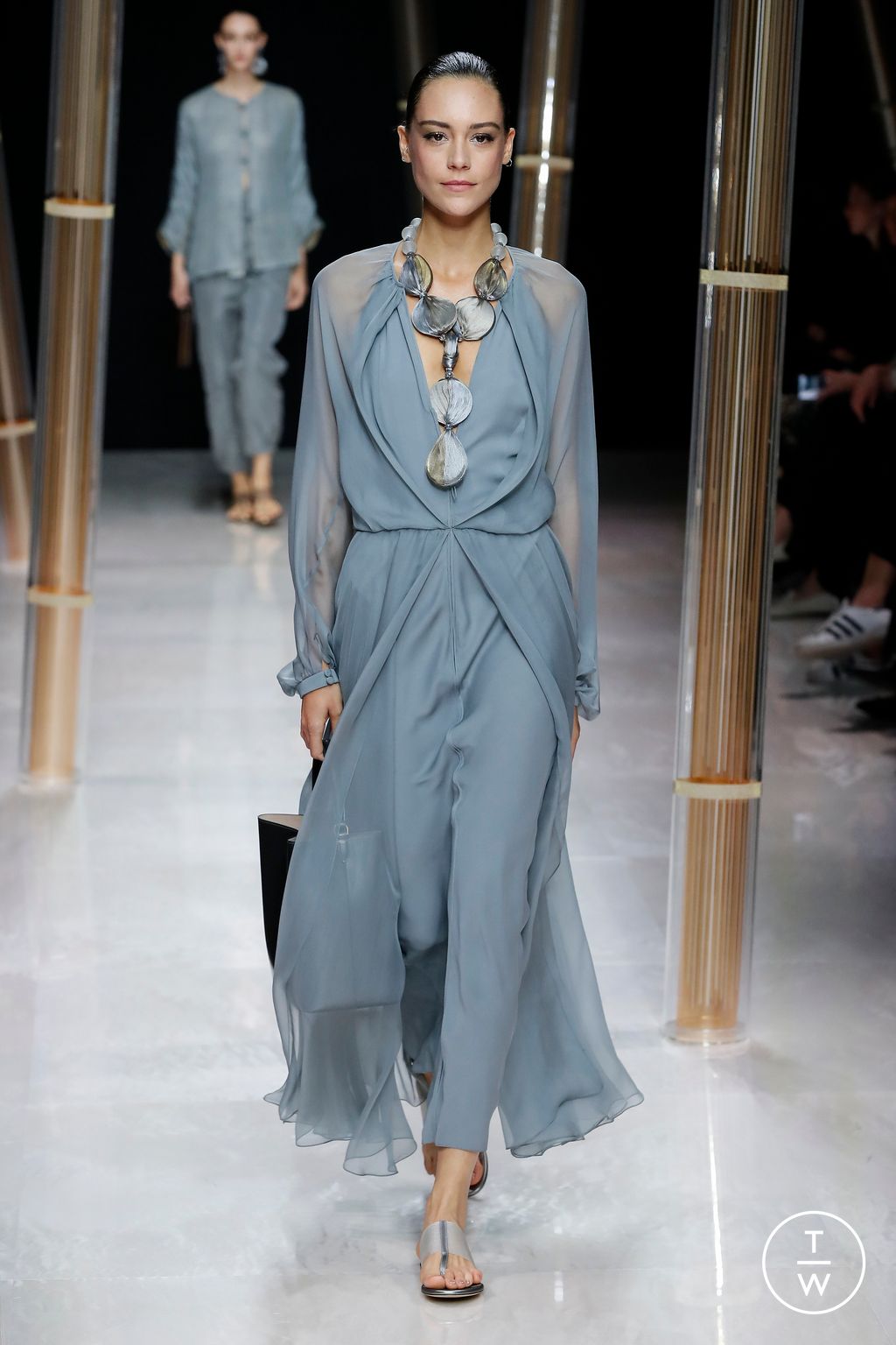 Fashion Week Milan Spring/Summer 2023 look 9 from the Giorgio Armani collection womenswear