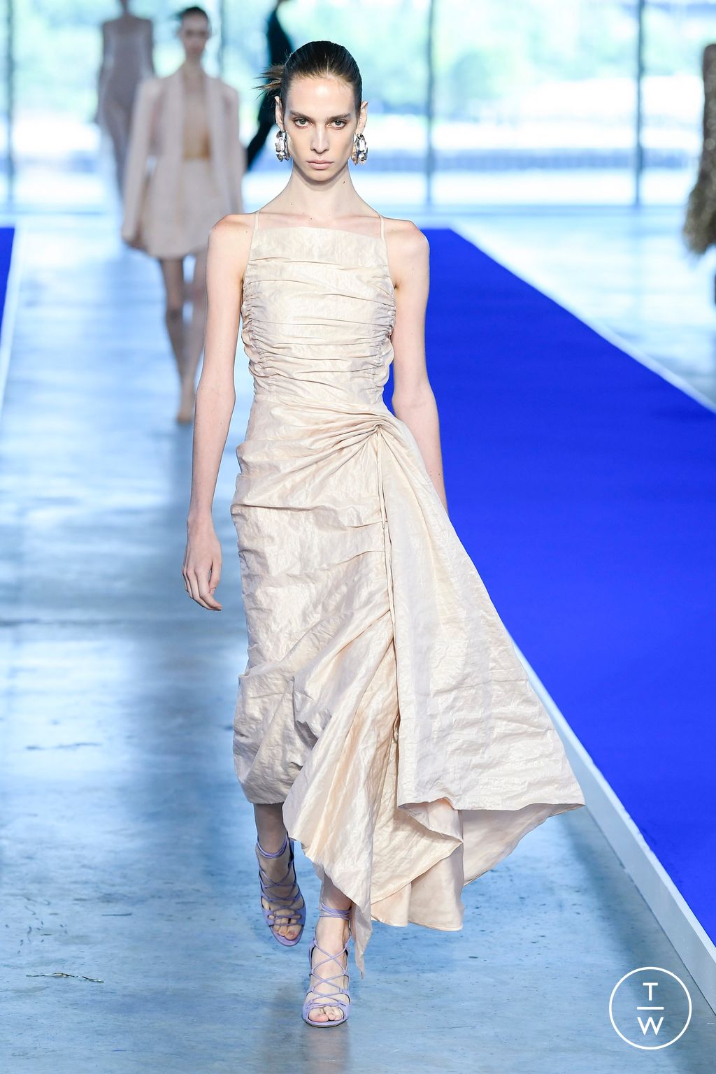 Fashion Week New York Spring/Summer 2023 look 16 from the Jason Wu collection 女装