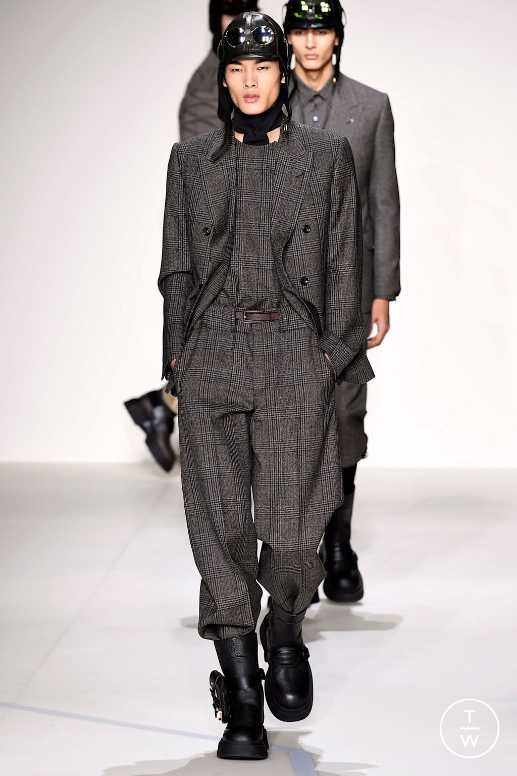 Fashion Week Milan Fall/Winter 2023 look 4 from the Emporio Armani collection menswear