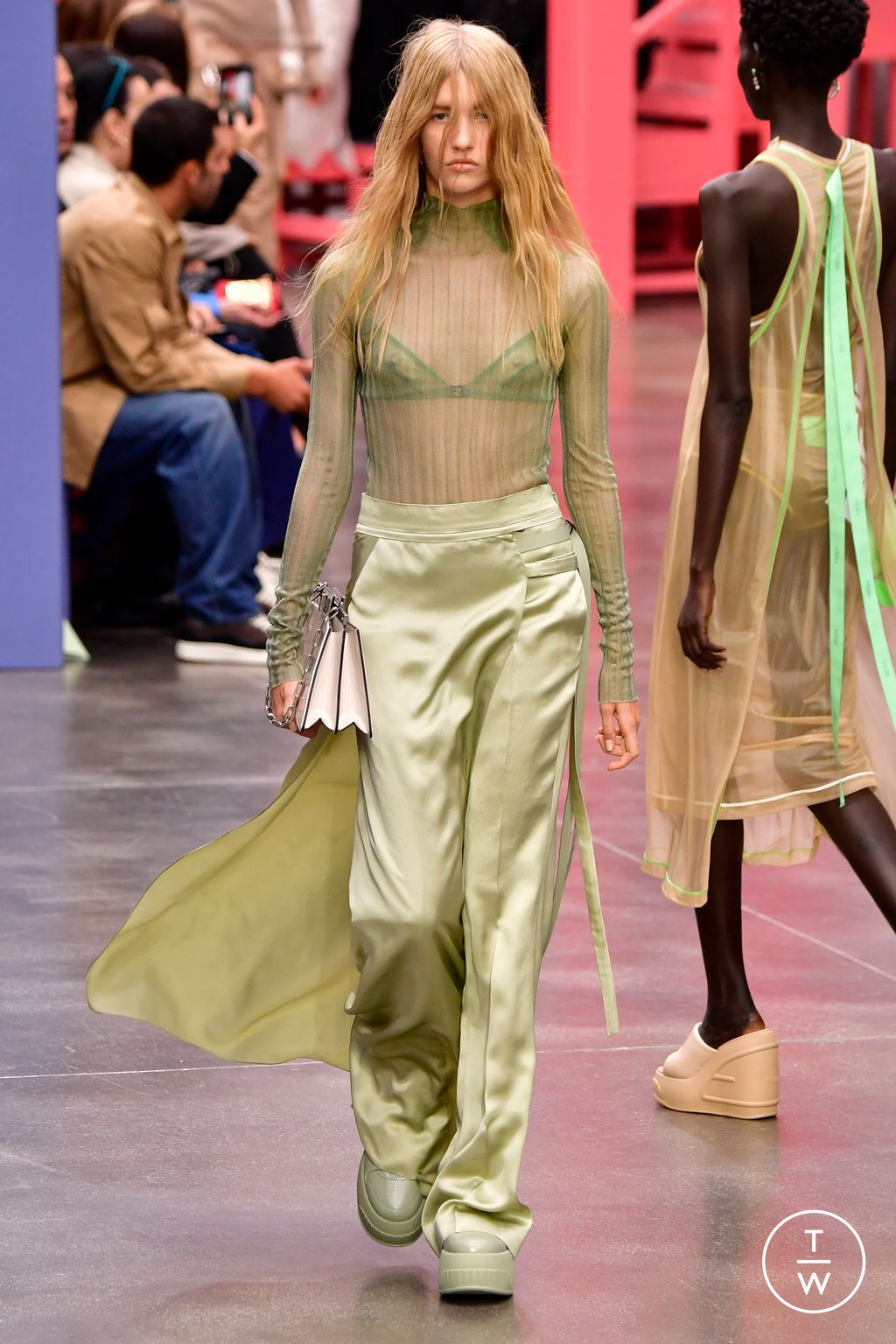 Fashion Week Milan Spring/Summer 2023 look 5 de la collection Fendi womenswear