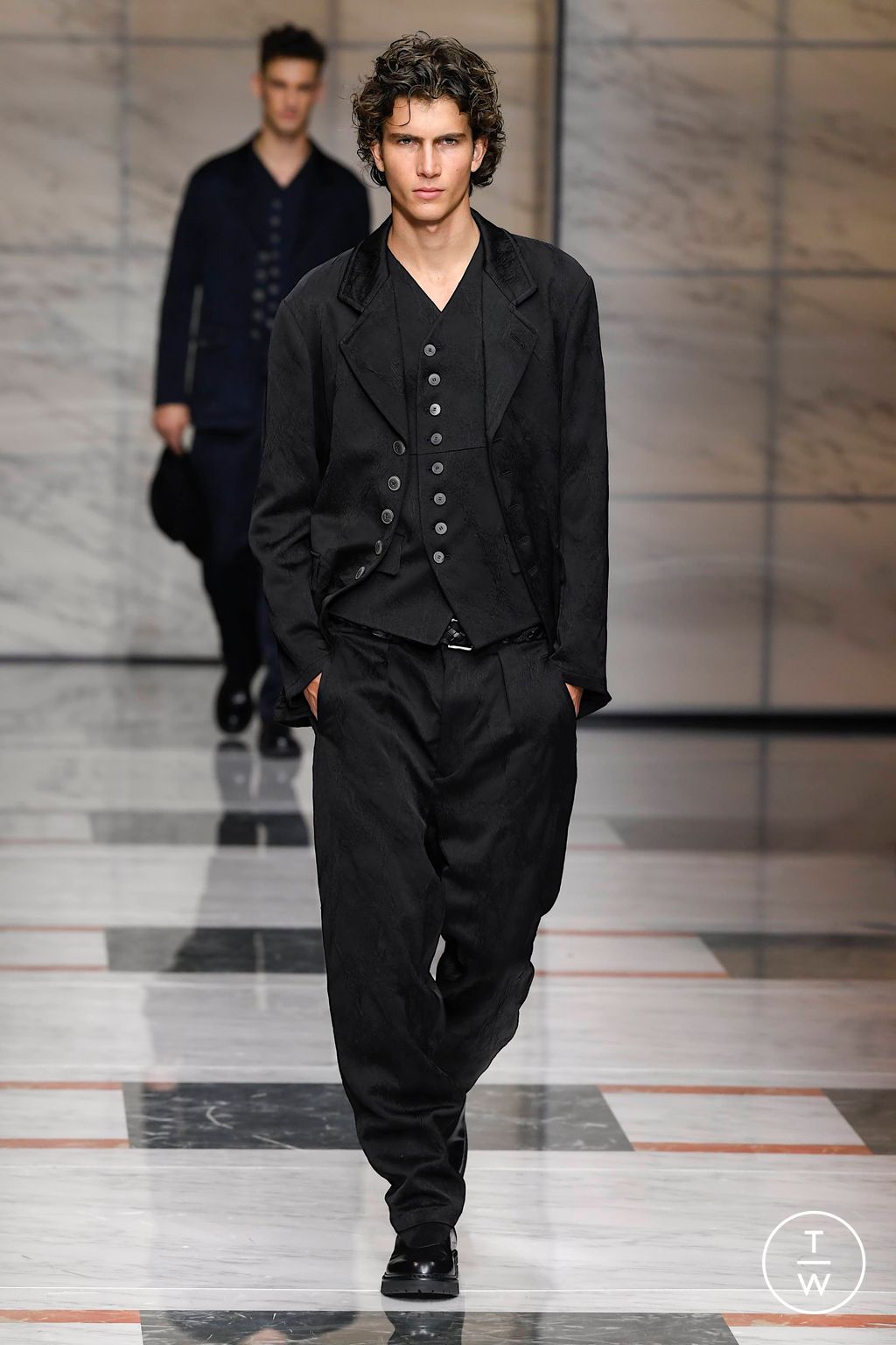Fashion Week Milan Fall/Winter 2023 look 60 from the Giorgio Armani collection 男装