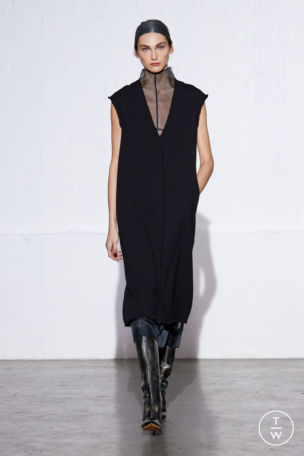 Fashion Week New York Fall/Winter 2024 look 2 from the Tibi collection womenswear
