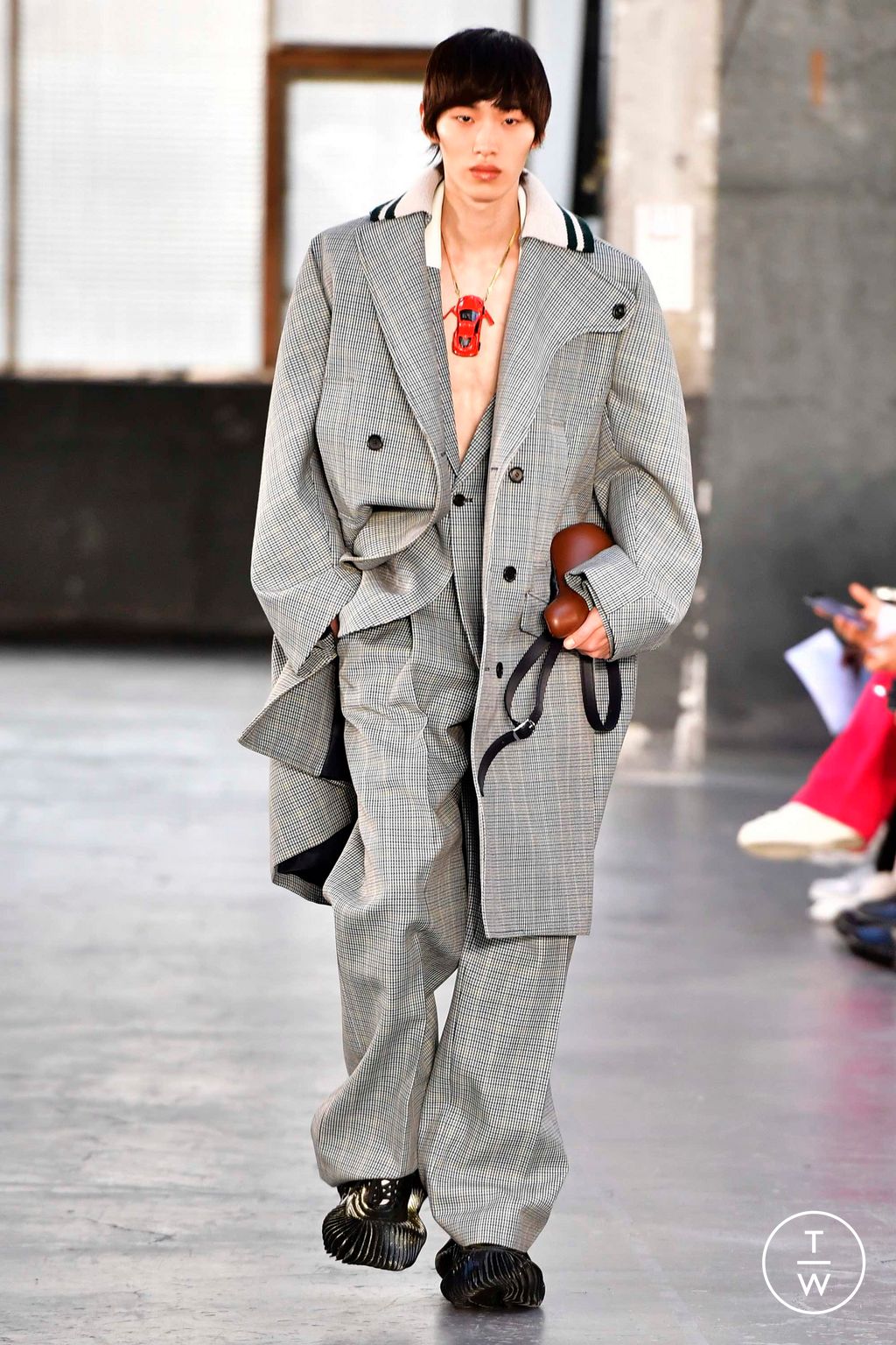 Fashion Week Paris Fall/Winter 2023 look 22 from the Botter collection 男装