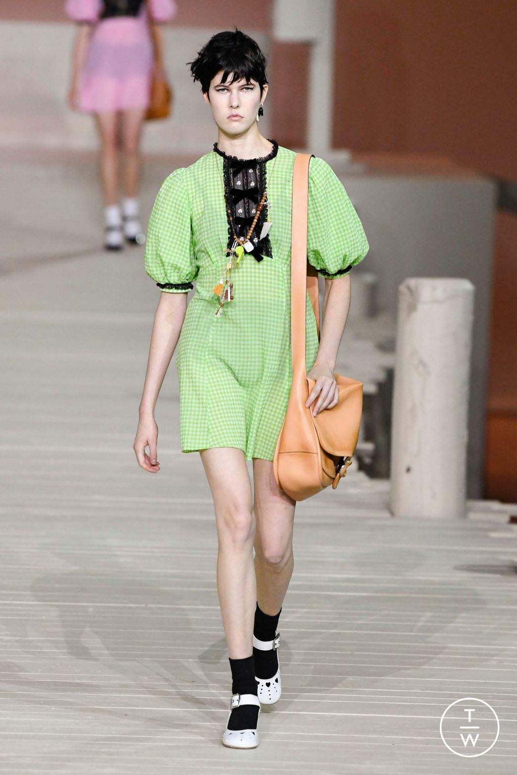 Fashion Week New York Spring/Summer 2023 look 17 from the Coach collection 女装