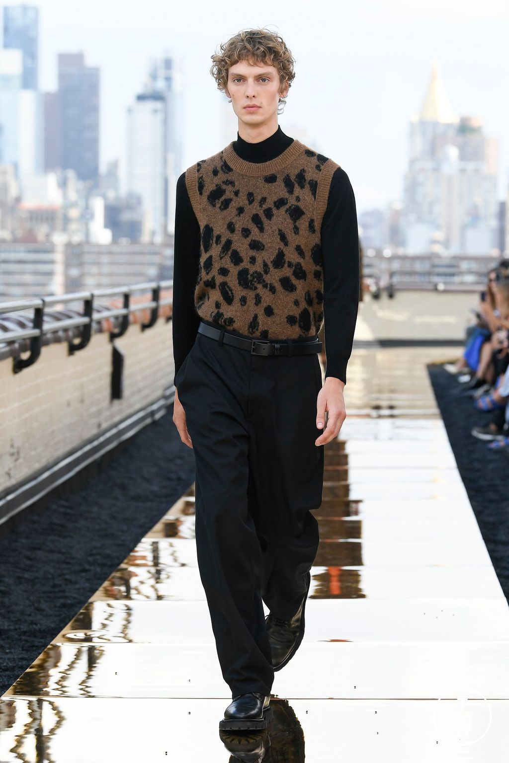Fashion Week New York Fall/Winter 2022 look 5 de la collection Cos womenswear