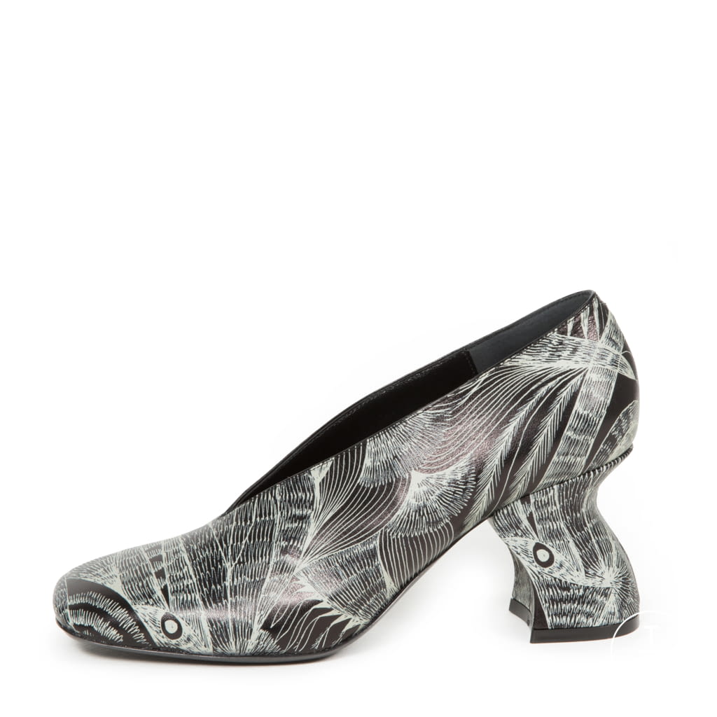 Fashion Week Paris Fall/Winter 2018 look 168 de la collection Dries Van Noten womenswear accessories