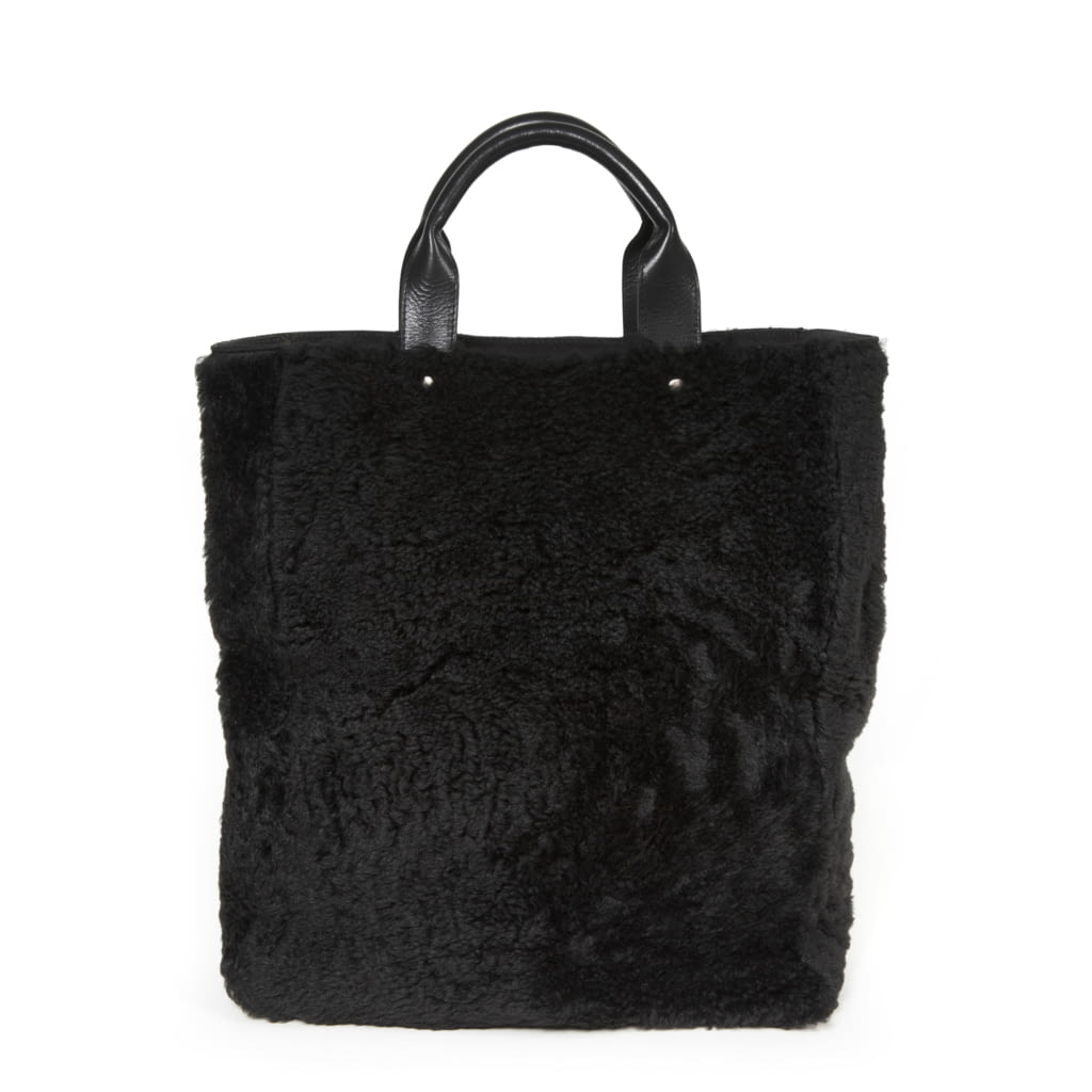 Fashion Week Paris Fall/Winter 2018 look 72 from the Dries Van Noten collection womenswear accessories