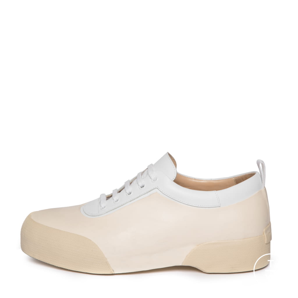 Fashion Week Paris Fall/Winter 2019 look 30 from the Dries Van Noten collection menswear accessories