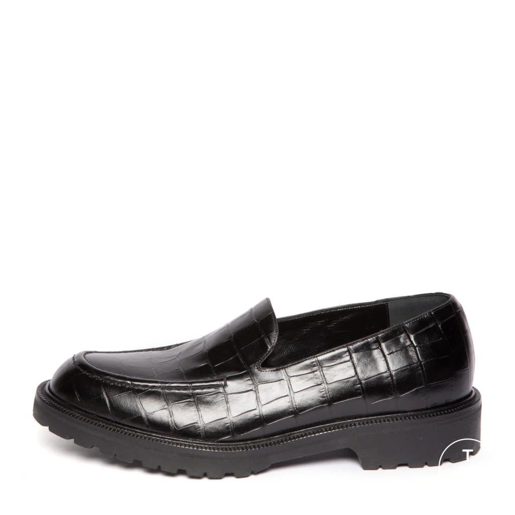 Fashion Week Paris Fall/Winter 2019 look 39 from the Dries Van Noten collection menswear accessories